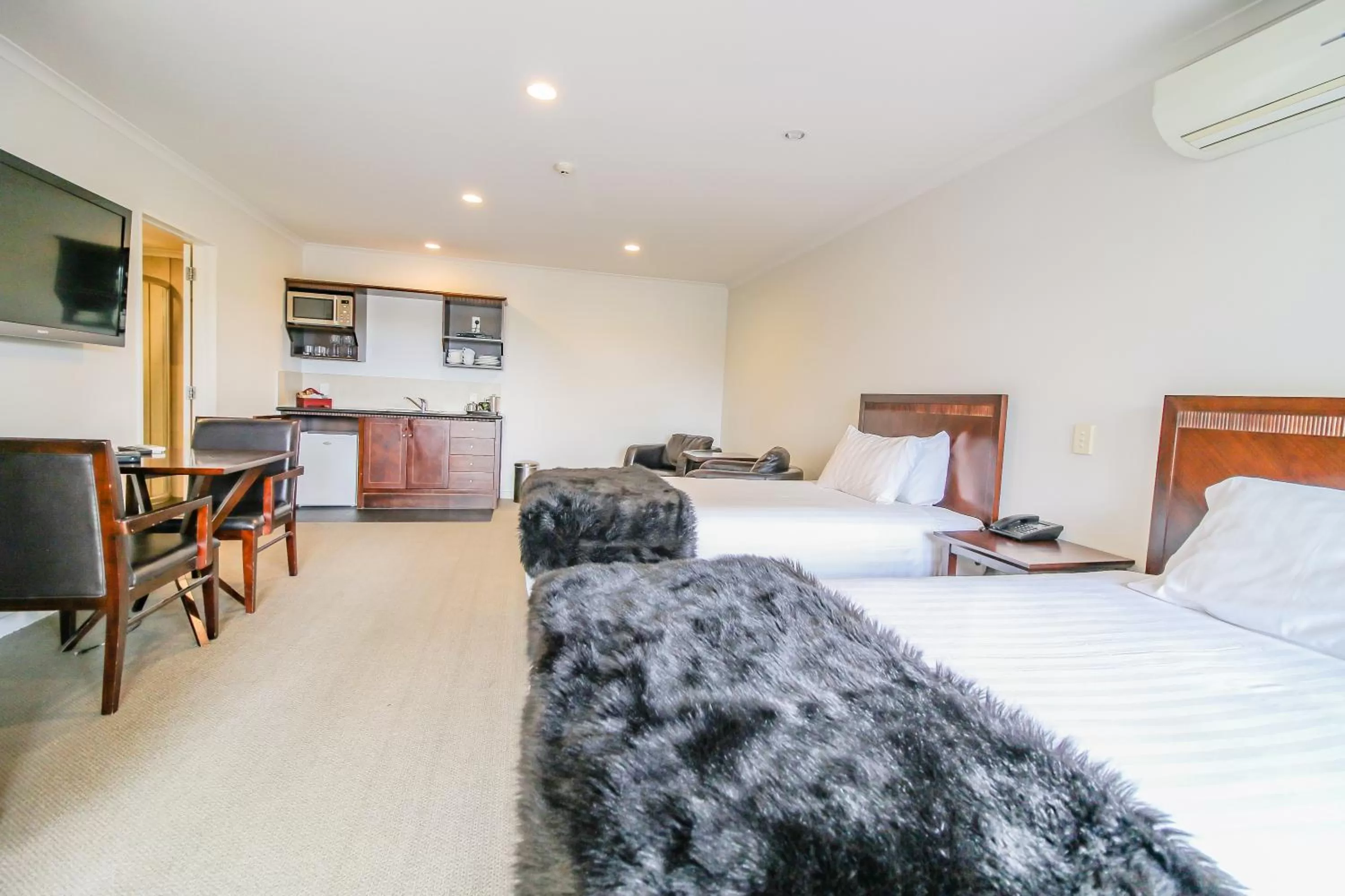 Bed in Aotea Motor Lodge