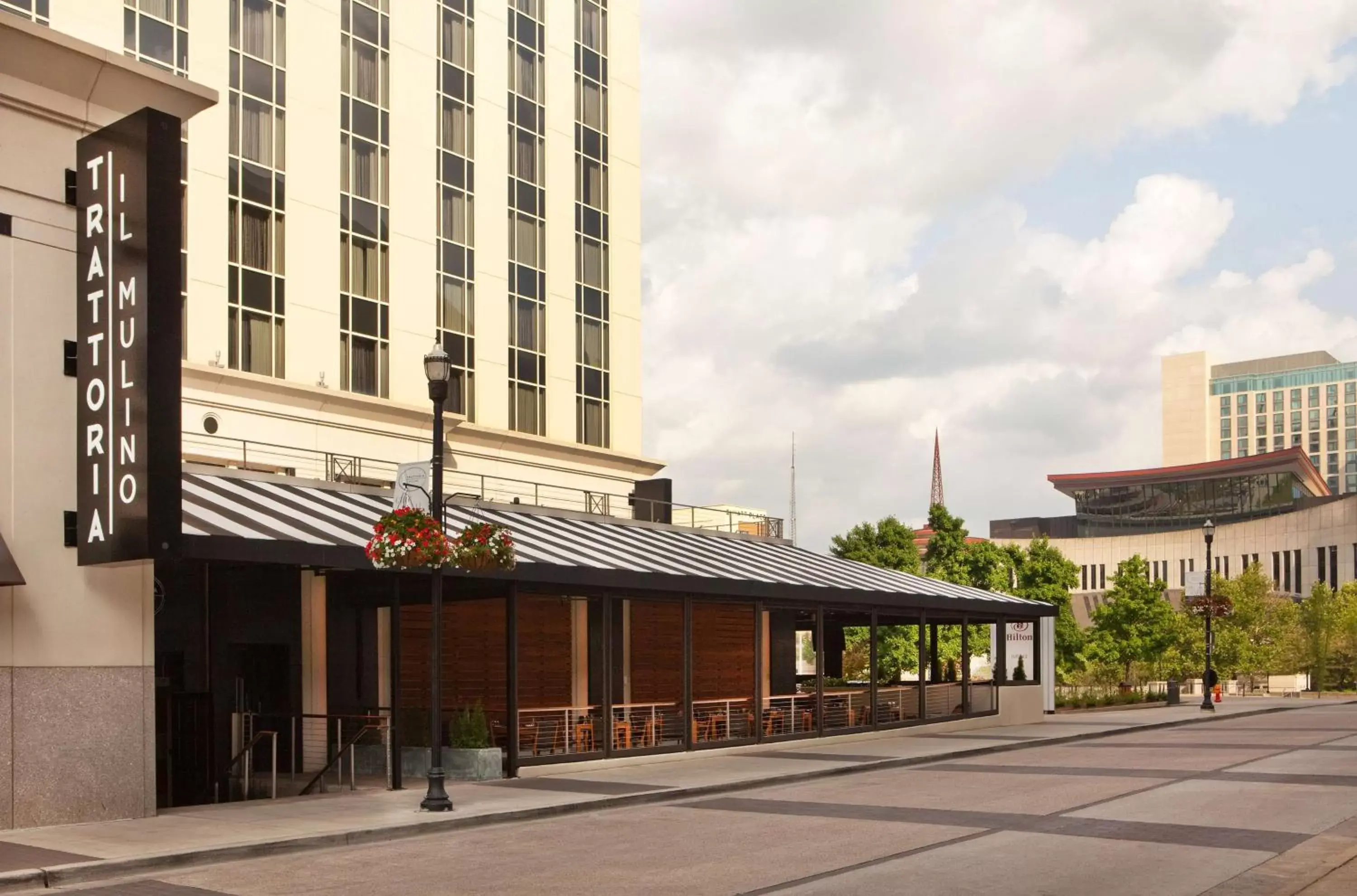 Restaurant/places to eat, Property Building in Hilton Nashville Downtown