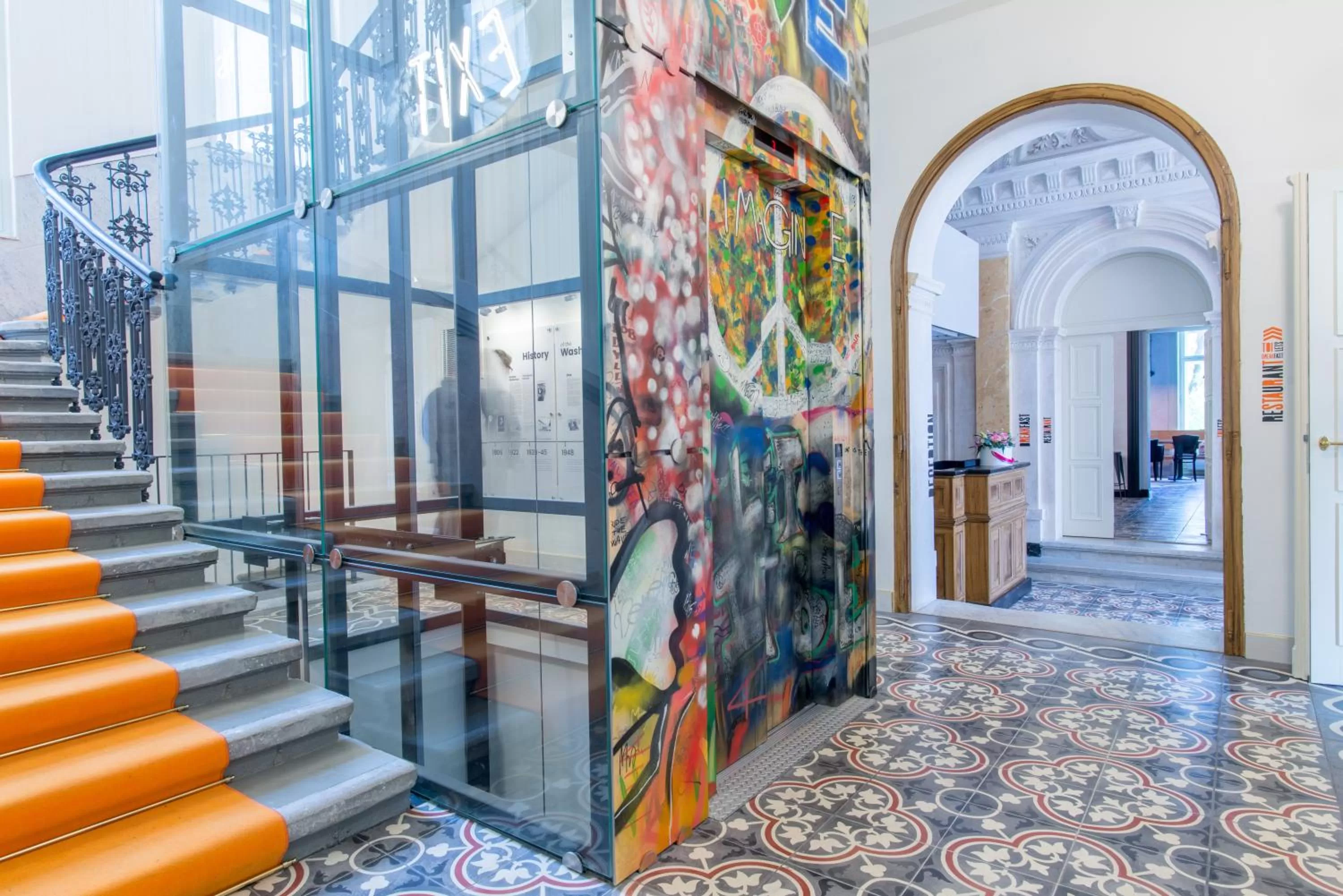 Lobby or reception in MeetMe23