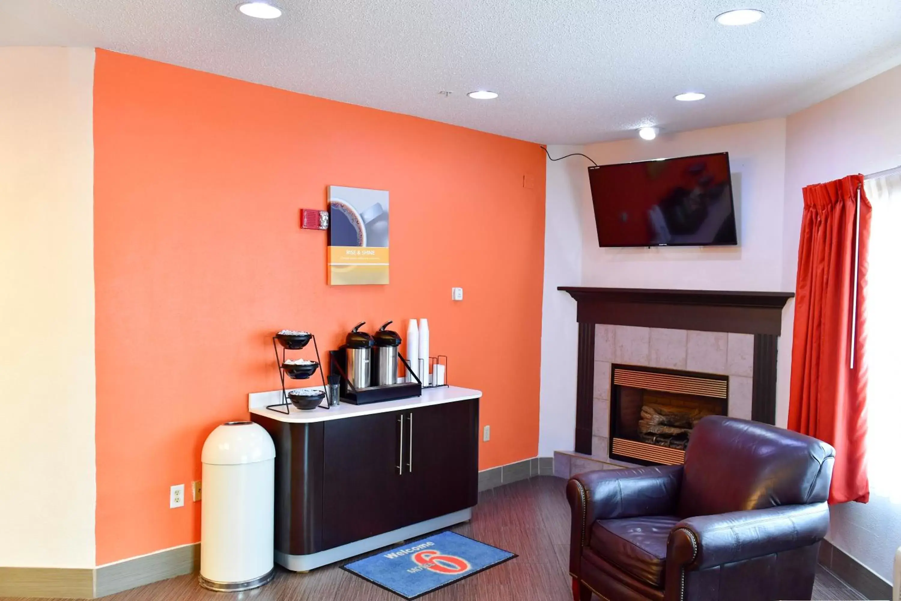 Lobby or reception, Seating Area in Motel 6-Lincoln, NE