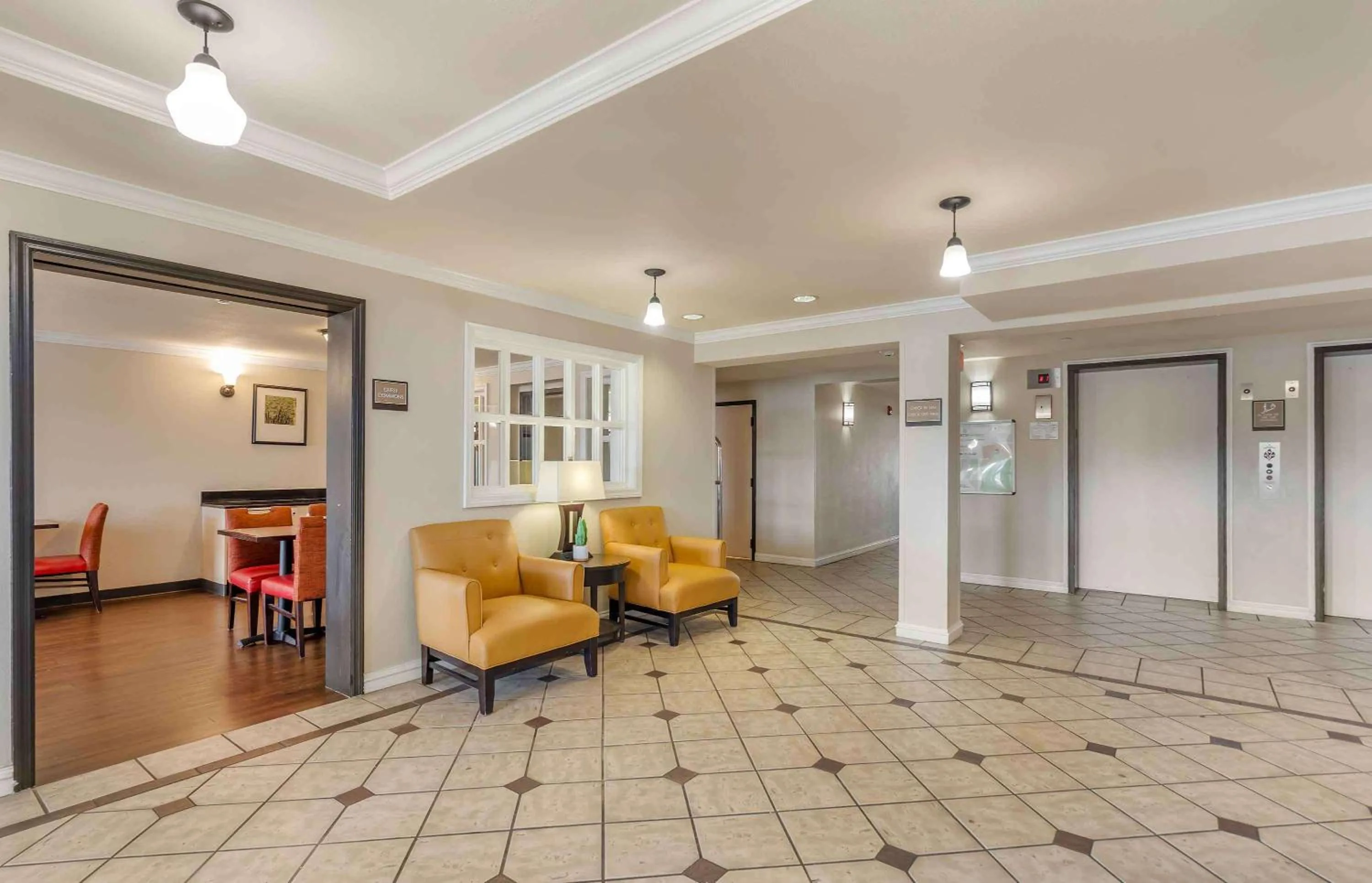 Lobby or reception in Extended Stay America Select Suites - Chicago - Lombard - Oakbrook