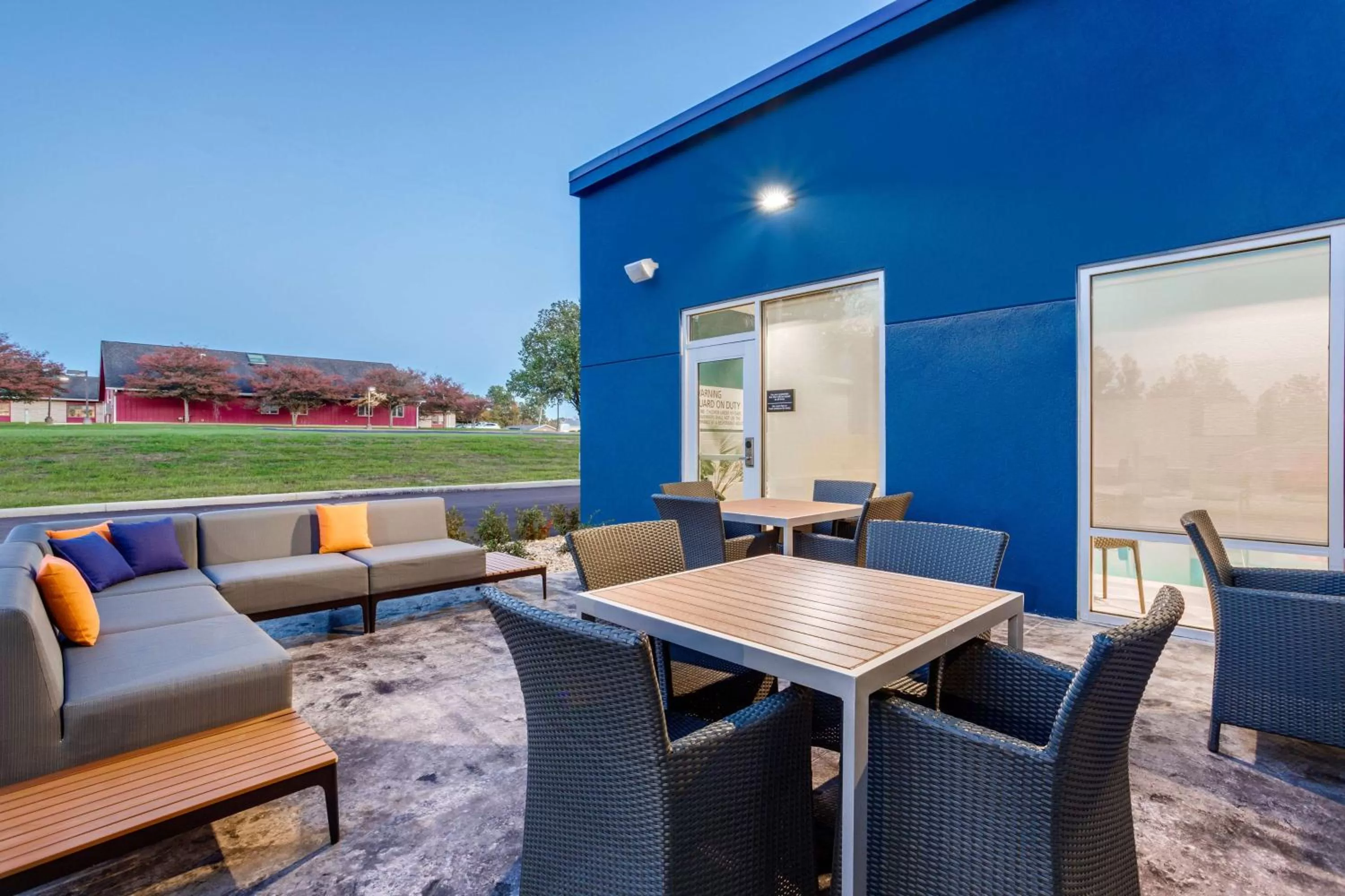 Patio in Hampton Inn Bedford In, In