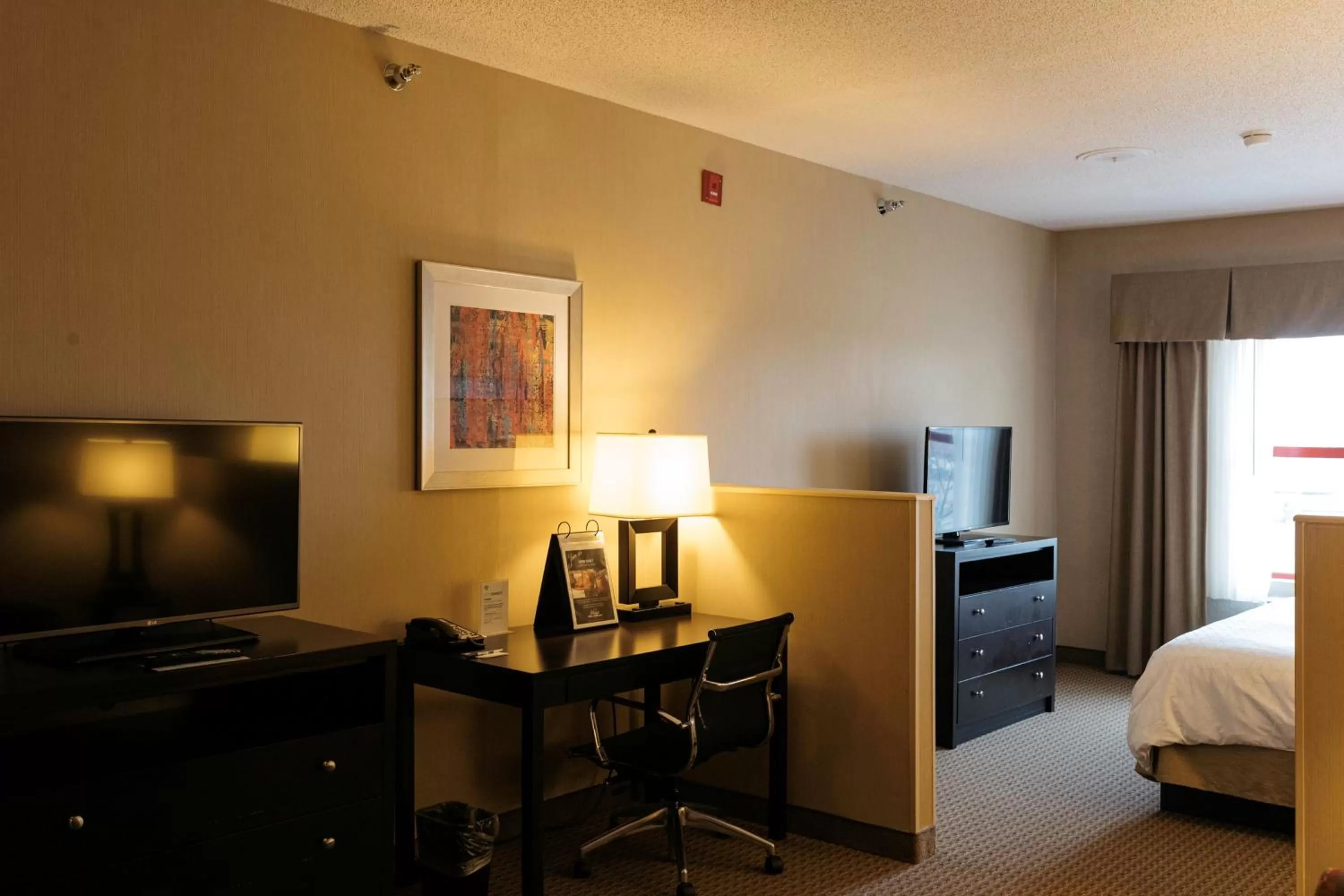 Photo of the whole room, Bed in Holiday Inn Express & Suites - Olathe North by IHG