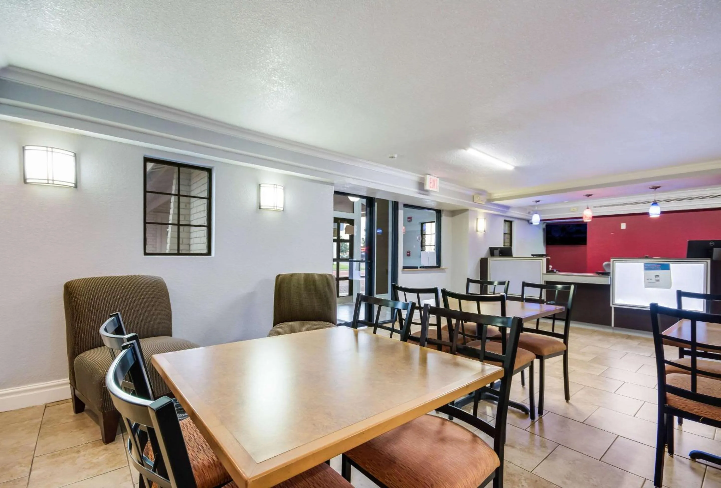 Restaurant/Places to Eat in Econo Lodge