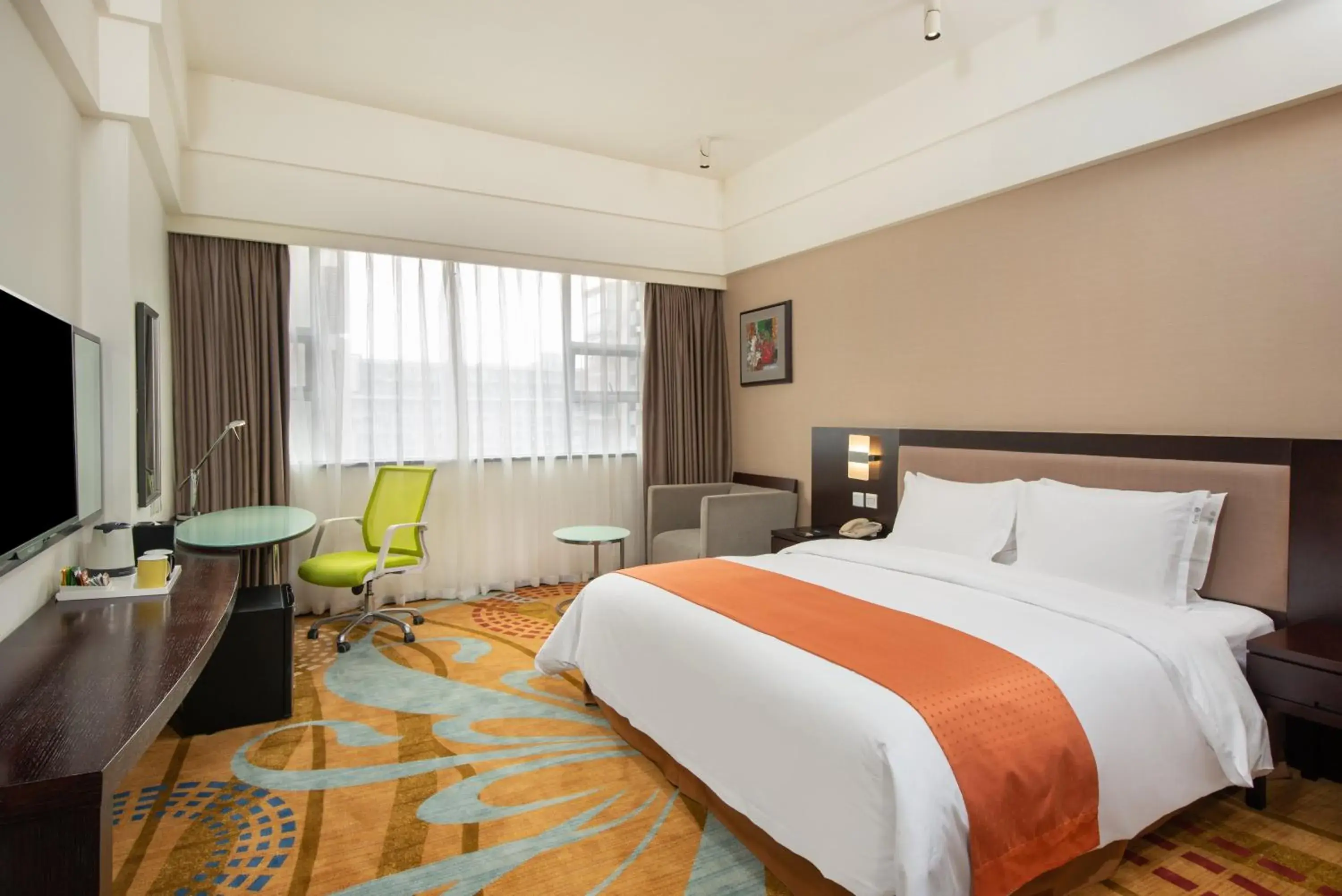 Photo of the whole room, Bed in Holiday Inn Express Chengdu Wuhou, an IHG Hotel