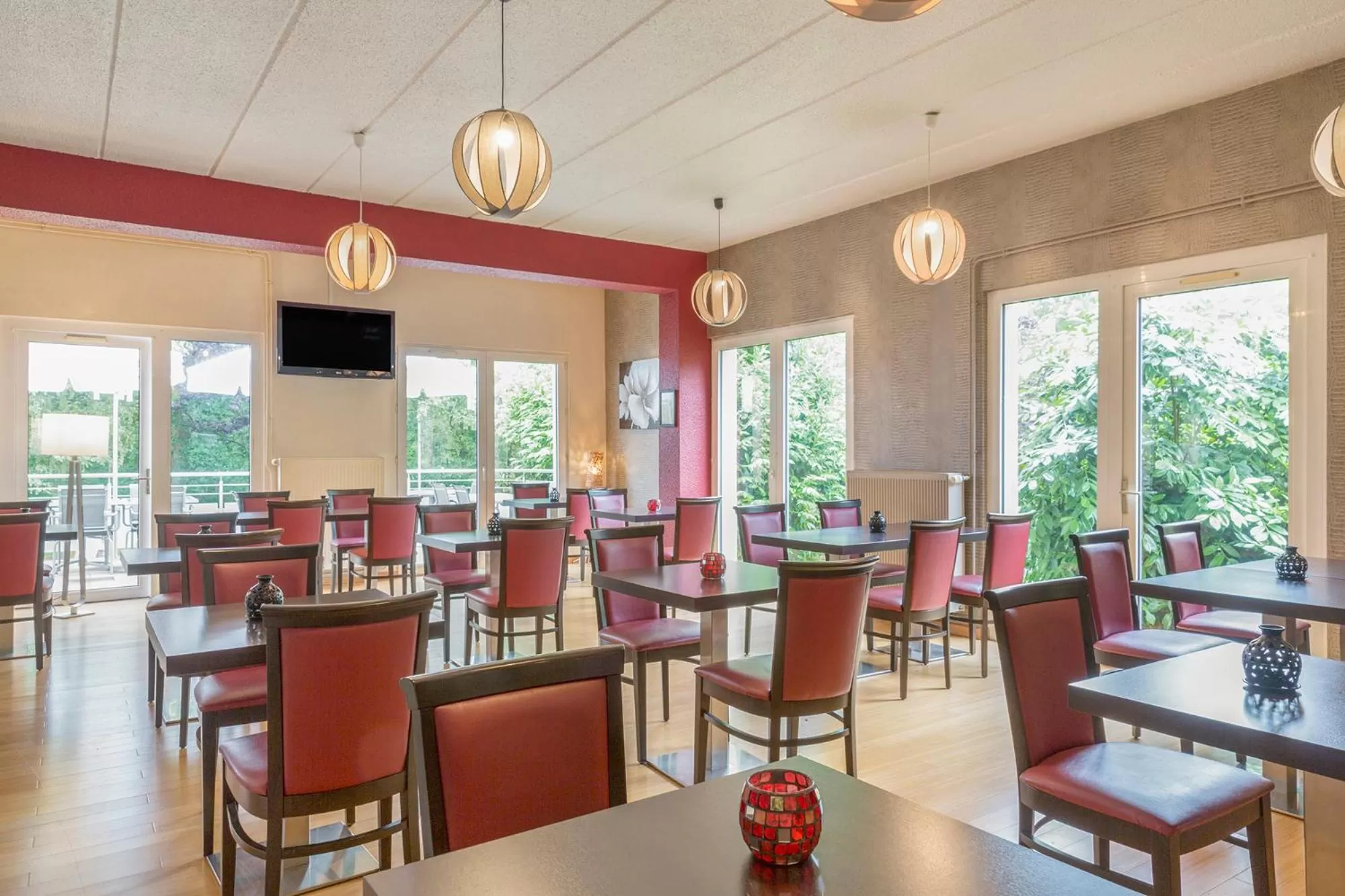 Restaurant/places to eat in Hôtel et Restaurant Aster, Saint-Avold Nord