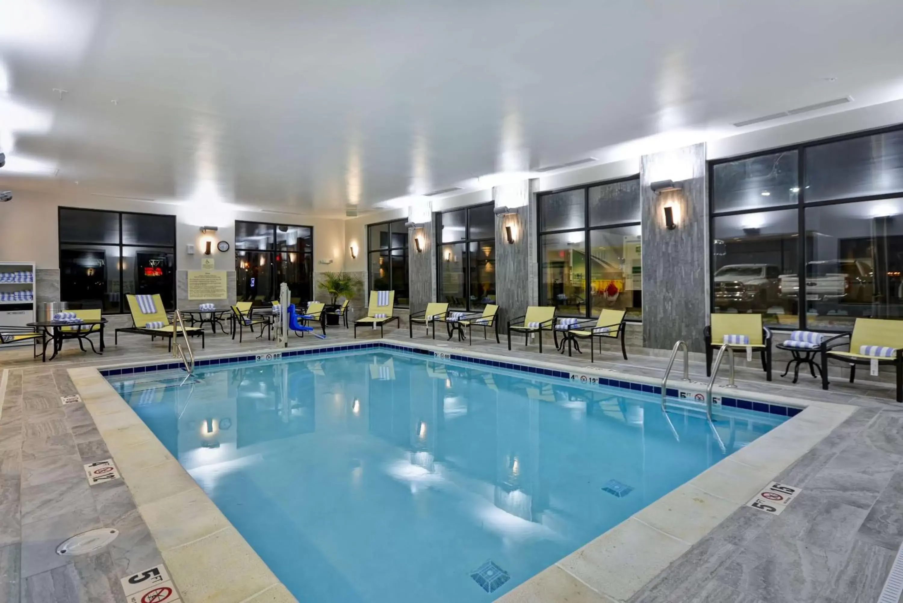 Pool view, Swimming Pool in Hampton Inn & Suites Detroit/Warren