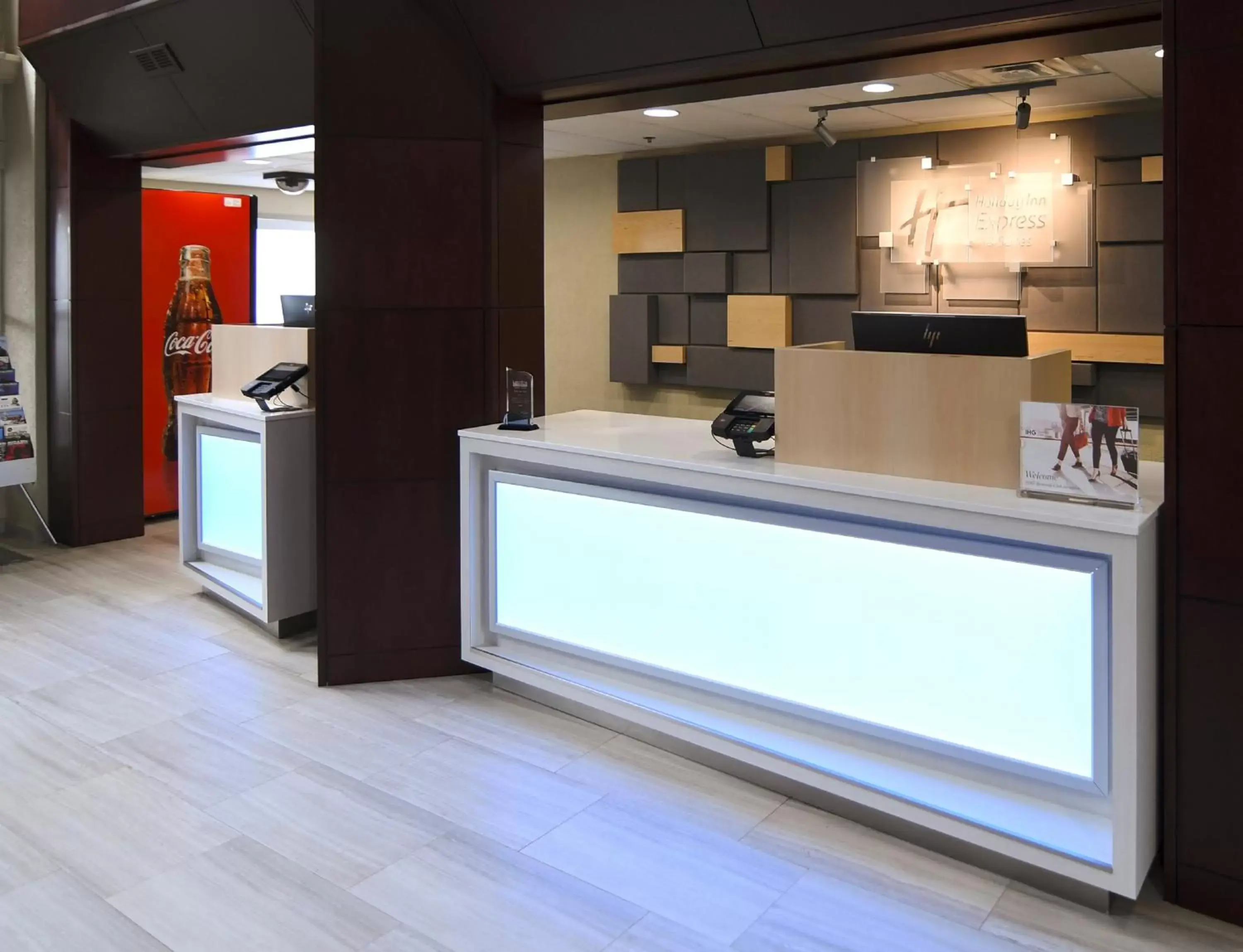 Property building, Lobby/Reception in Holiday Inn Express Hotel & Suites Port Clinton-Catawba Island, an IHG Hotel