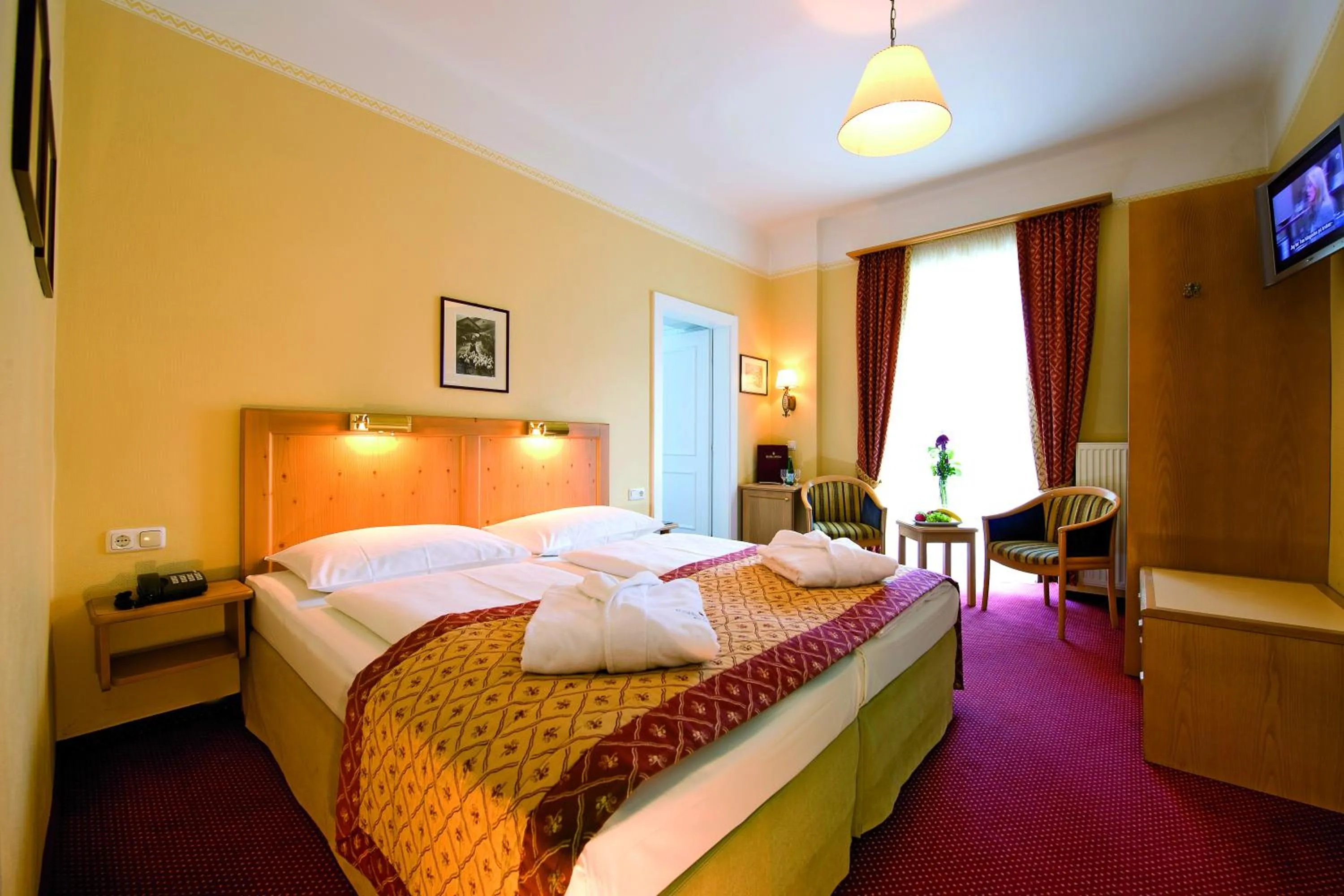 Photo of the whole room, Bed in Hotel Gisela