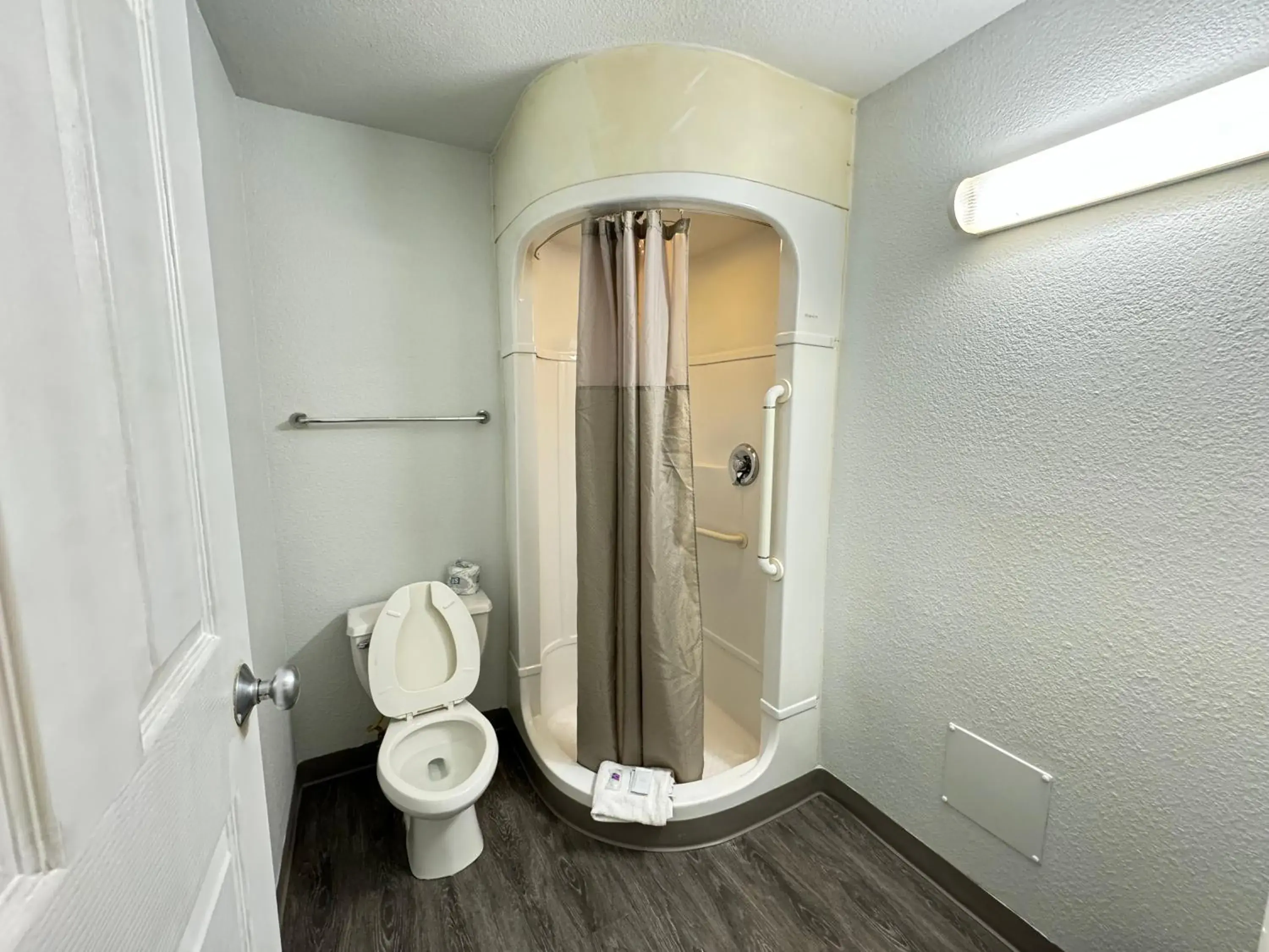 Bathroom in Motel 6-Casper, WY Bathroom in Motel 6-Casper, WY