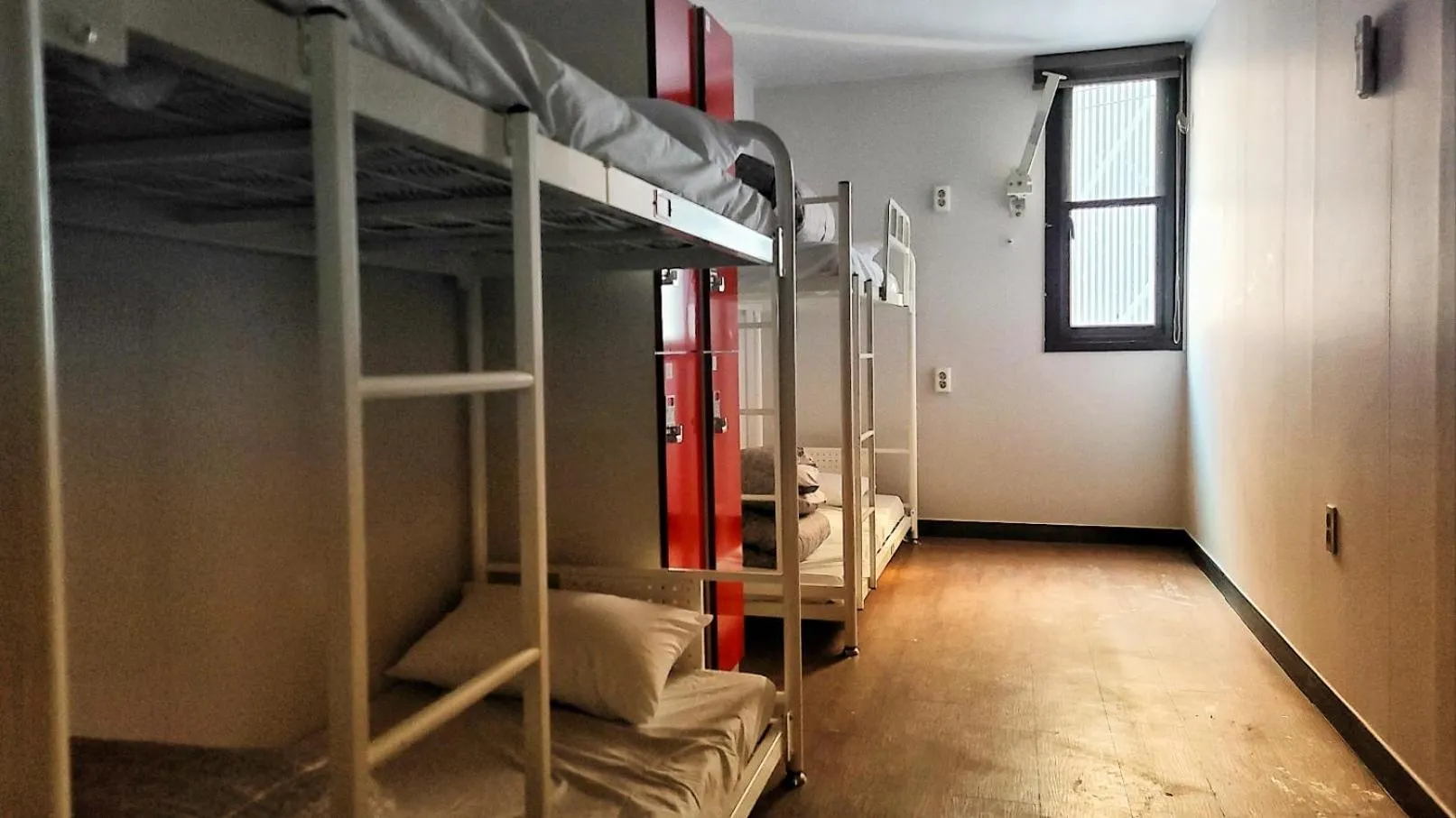 bunk bed in Kimchee Busan Downtown Guesthouse