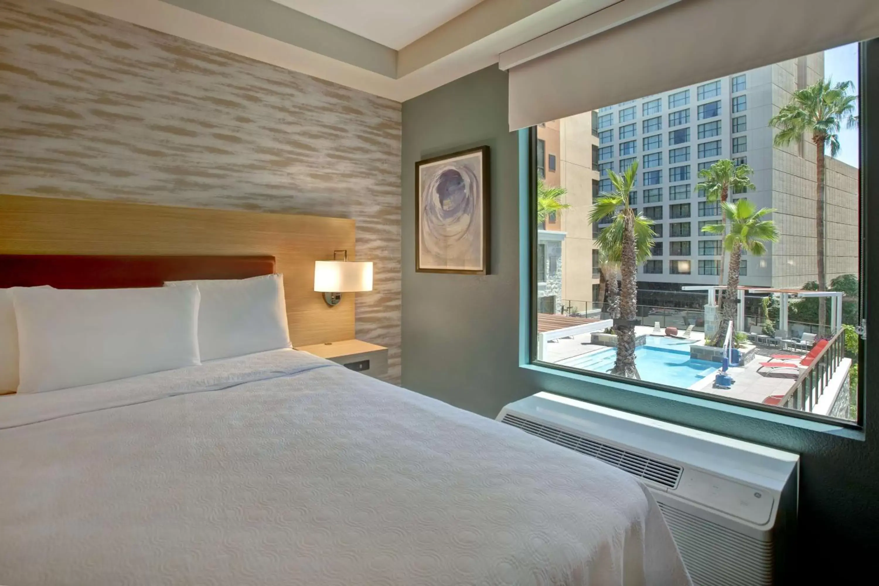 Bed in Home2 Suites By Hilton San Antonio Riverwalk