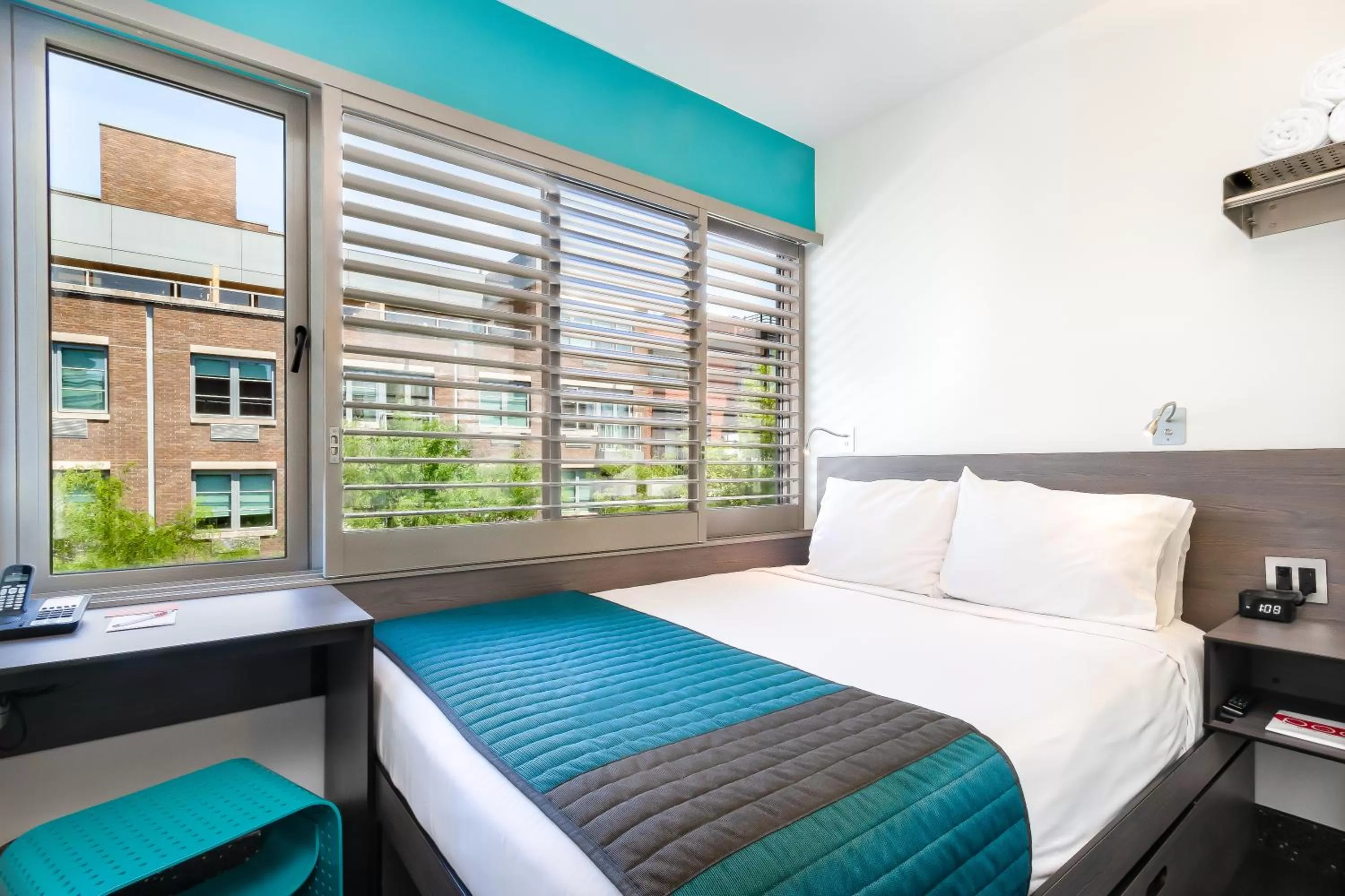 Bedroom, Bed in Pod Brooklyn