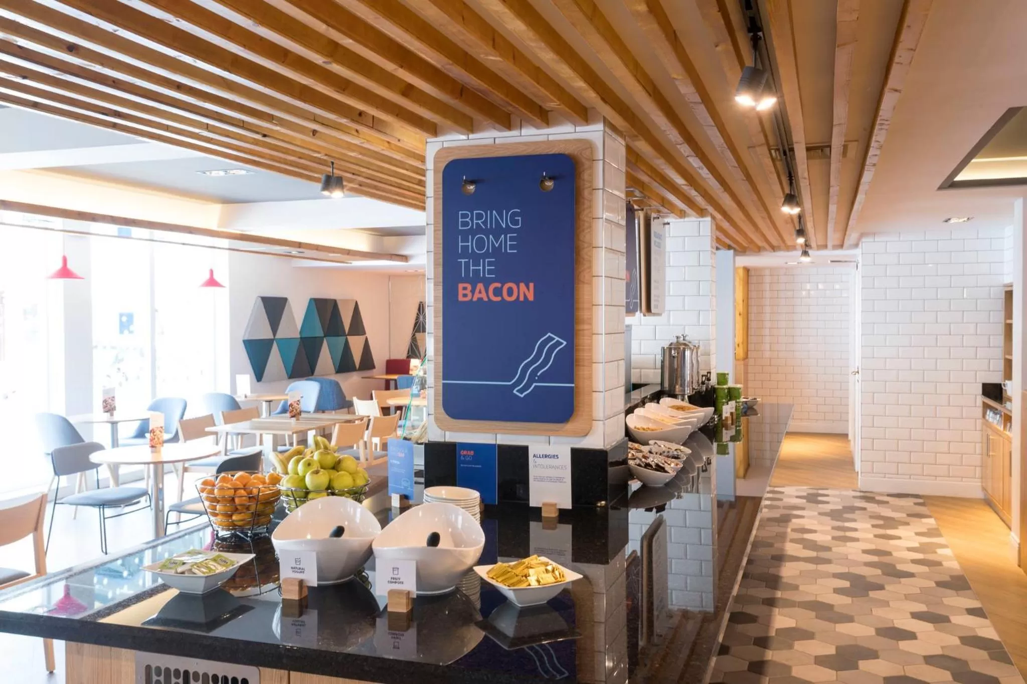 Breakfast in Holiday Inn Express Aberdeen City Centre by IHG