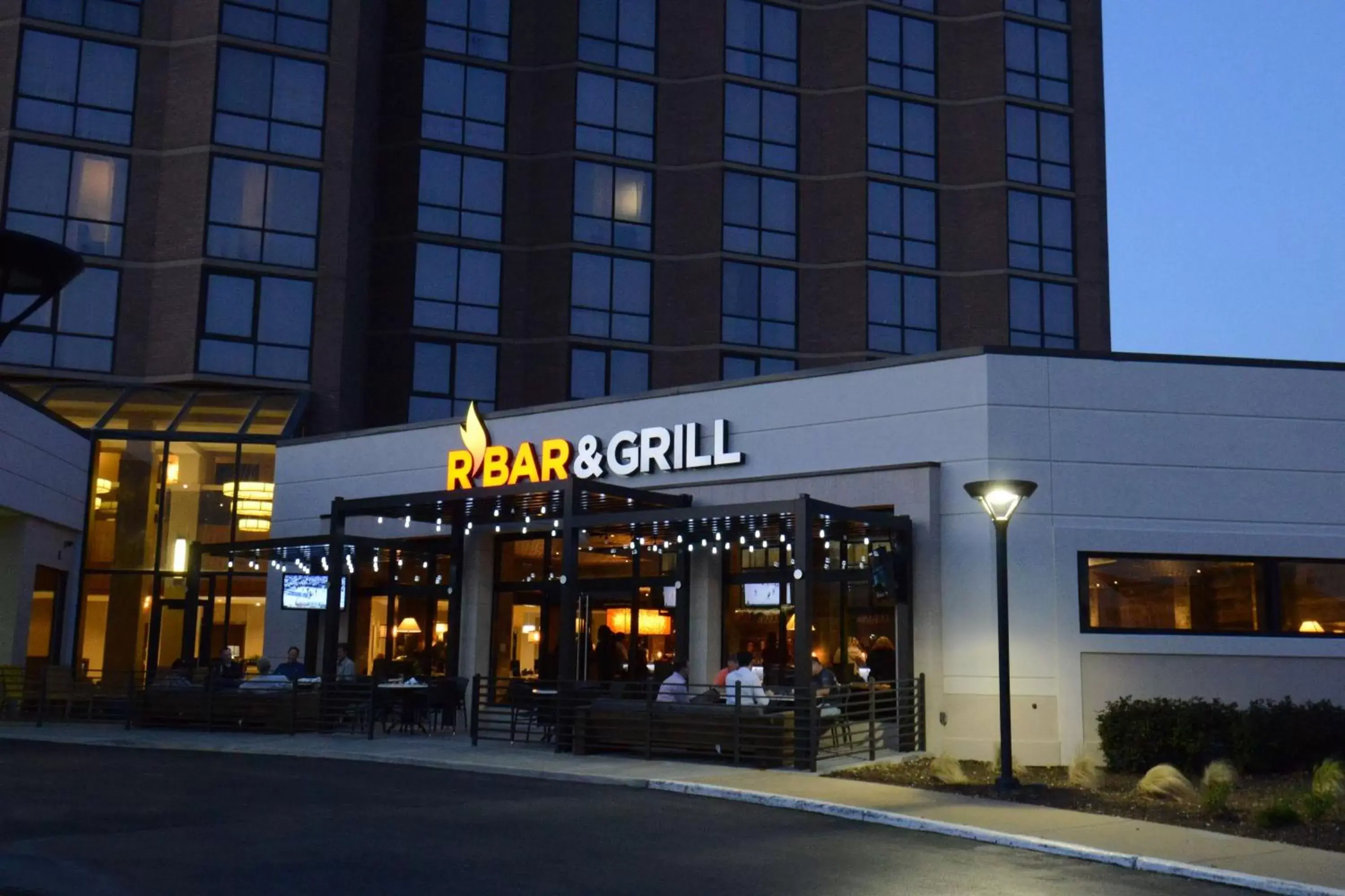 Restaurant/places to eat, Property Building in Hilton Arlington