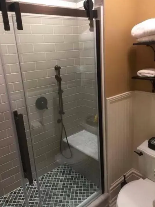 Bathroom in Susquehanna Manor Inn