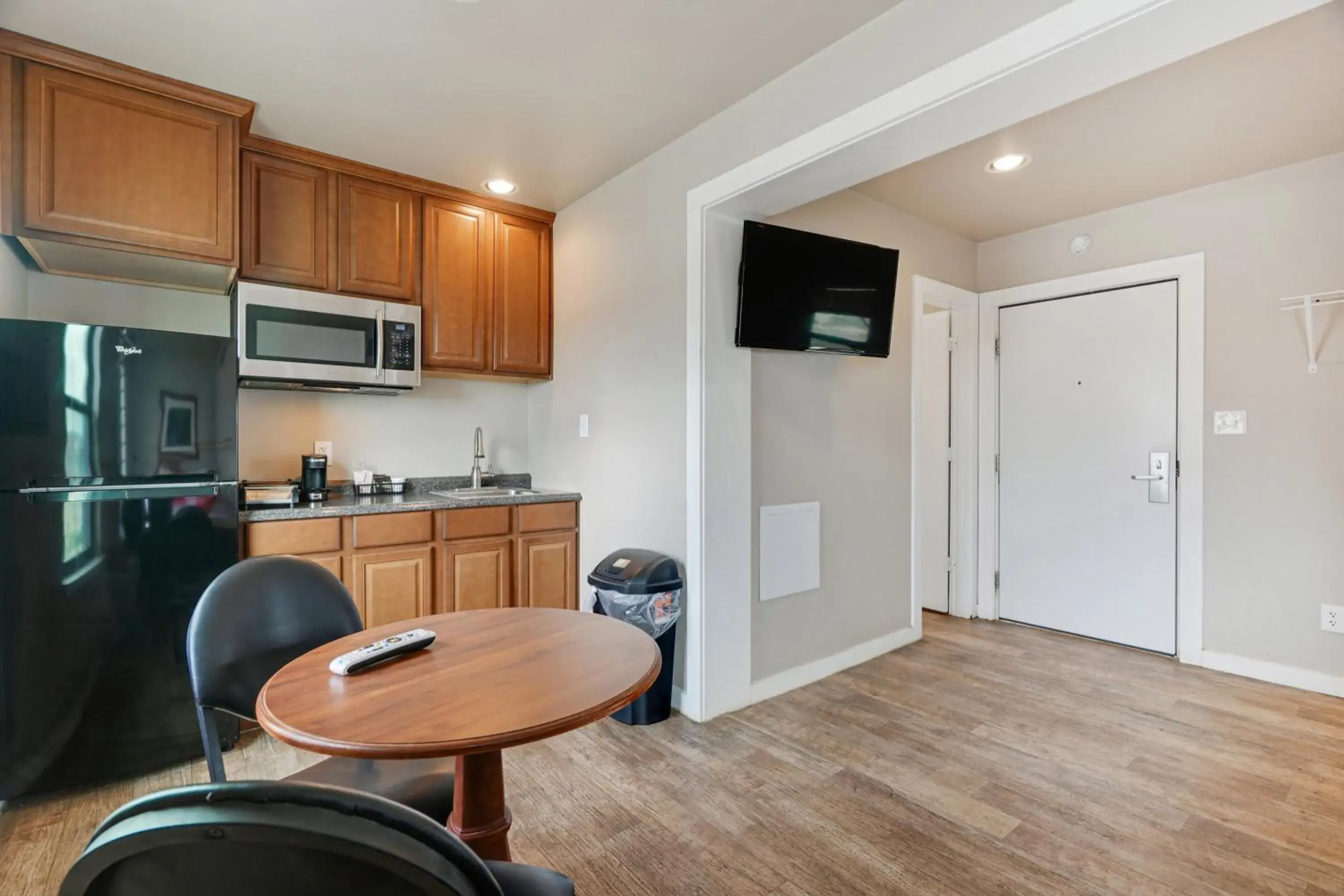 Kitchen or kitchenette, Kitchen/Kitchenette in The Resource Inn -Big Lake TX