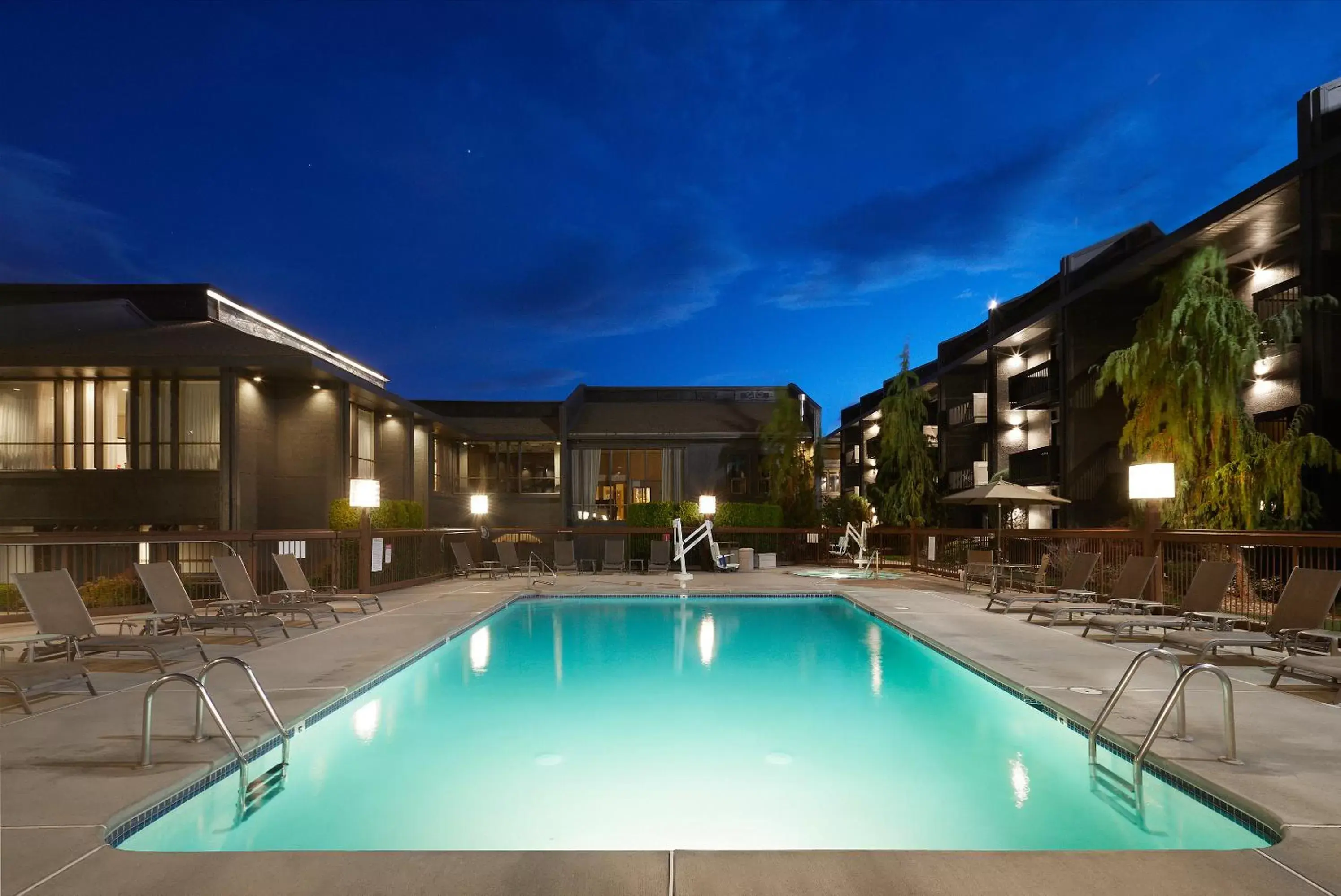 Swimming pool in Red Lion Hotel Wenatchee City Center