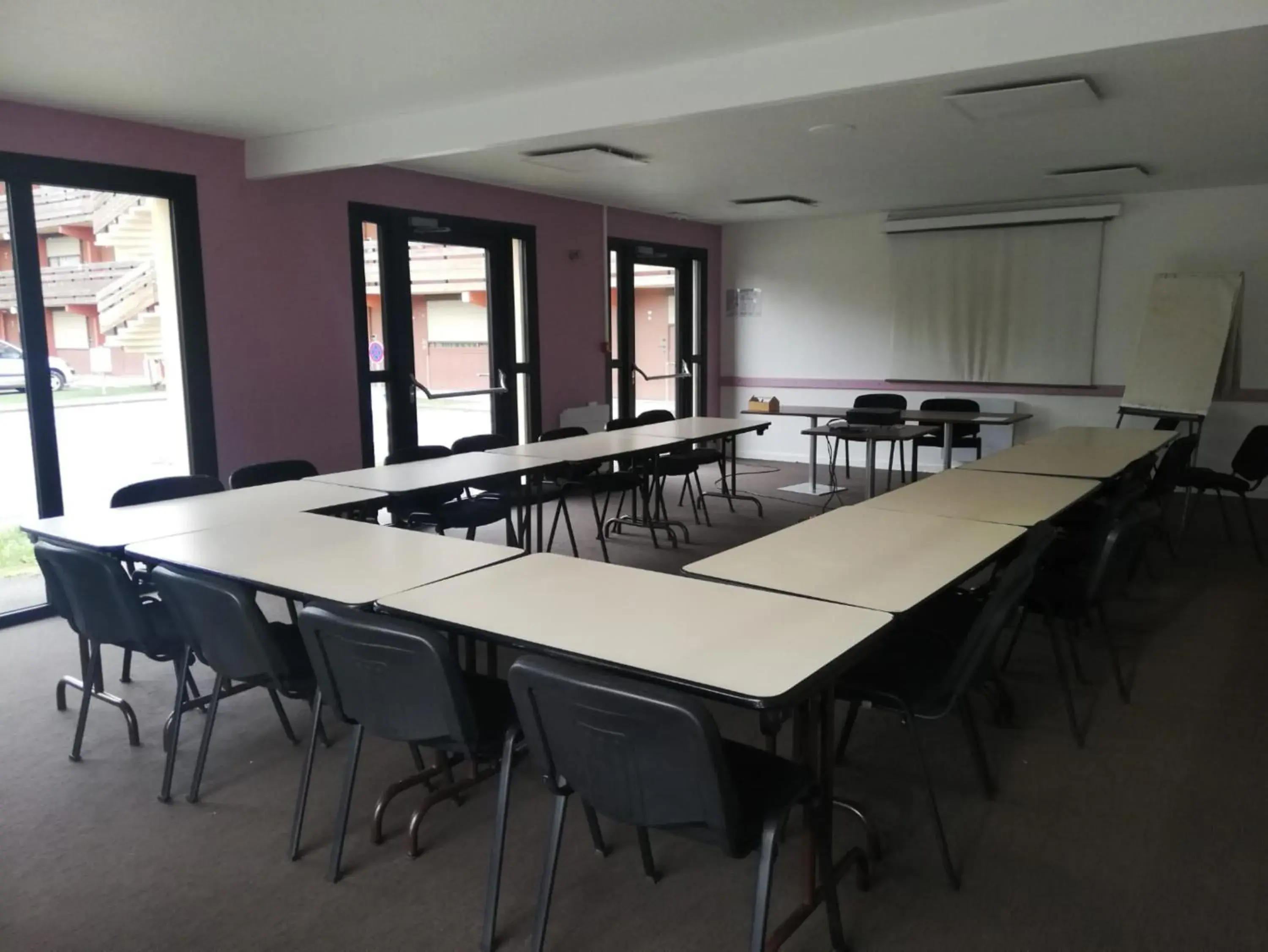 Meeting/conference room in Campanile Soissons