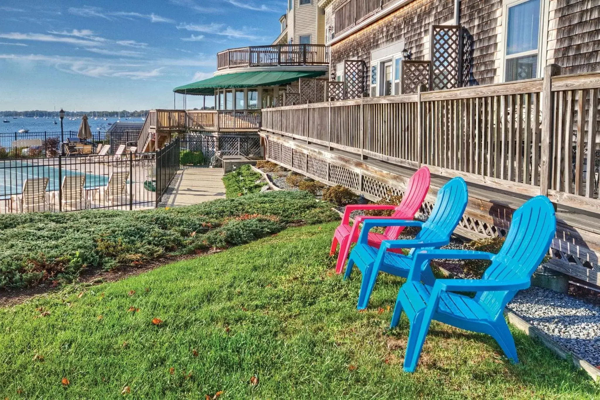 Swimming pool, Property Building in Club Wyndham Bay Voyage Inn