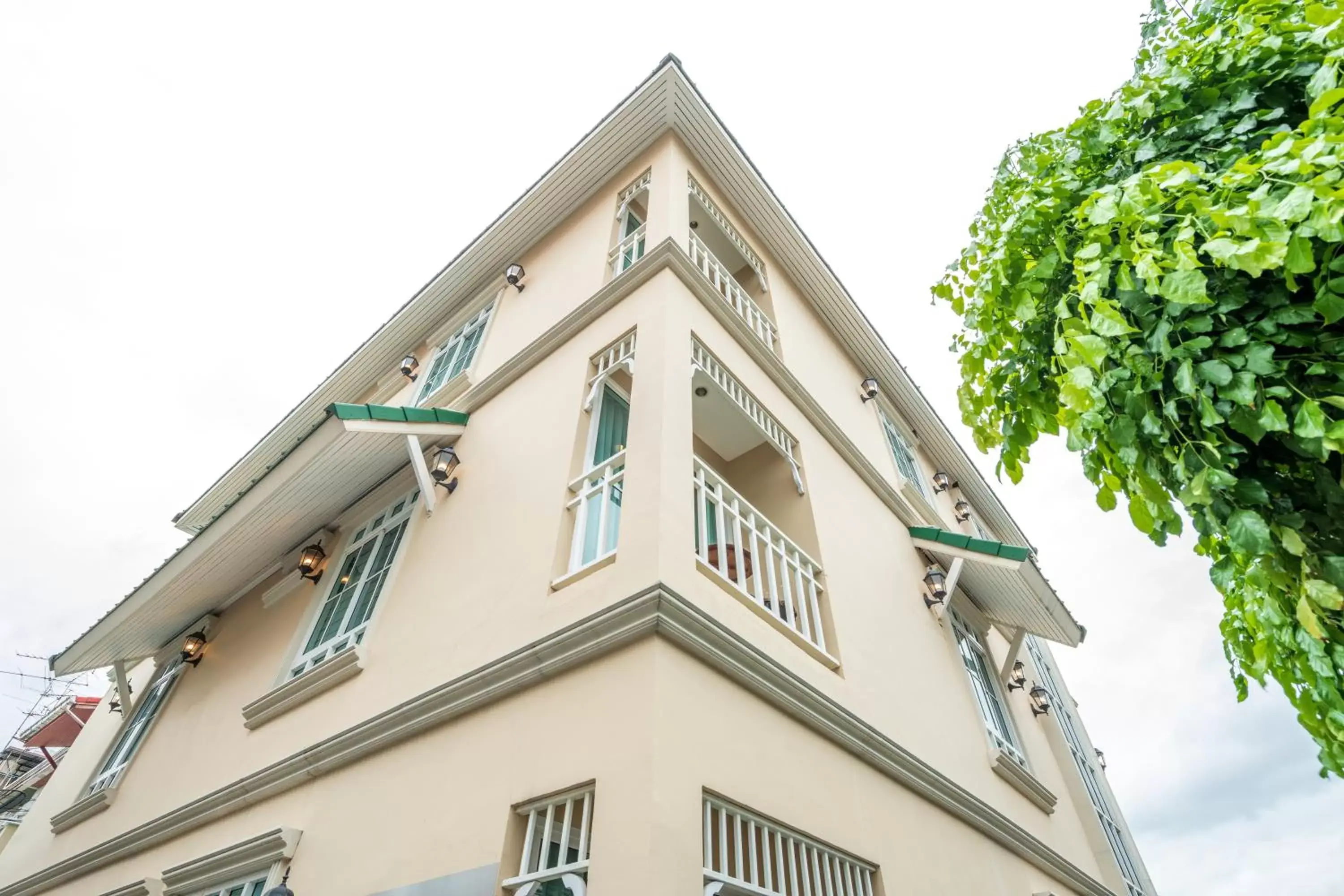 Property building in The Orchid House 153 Property building in The Orchid House 153