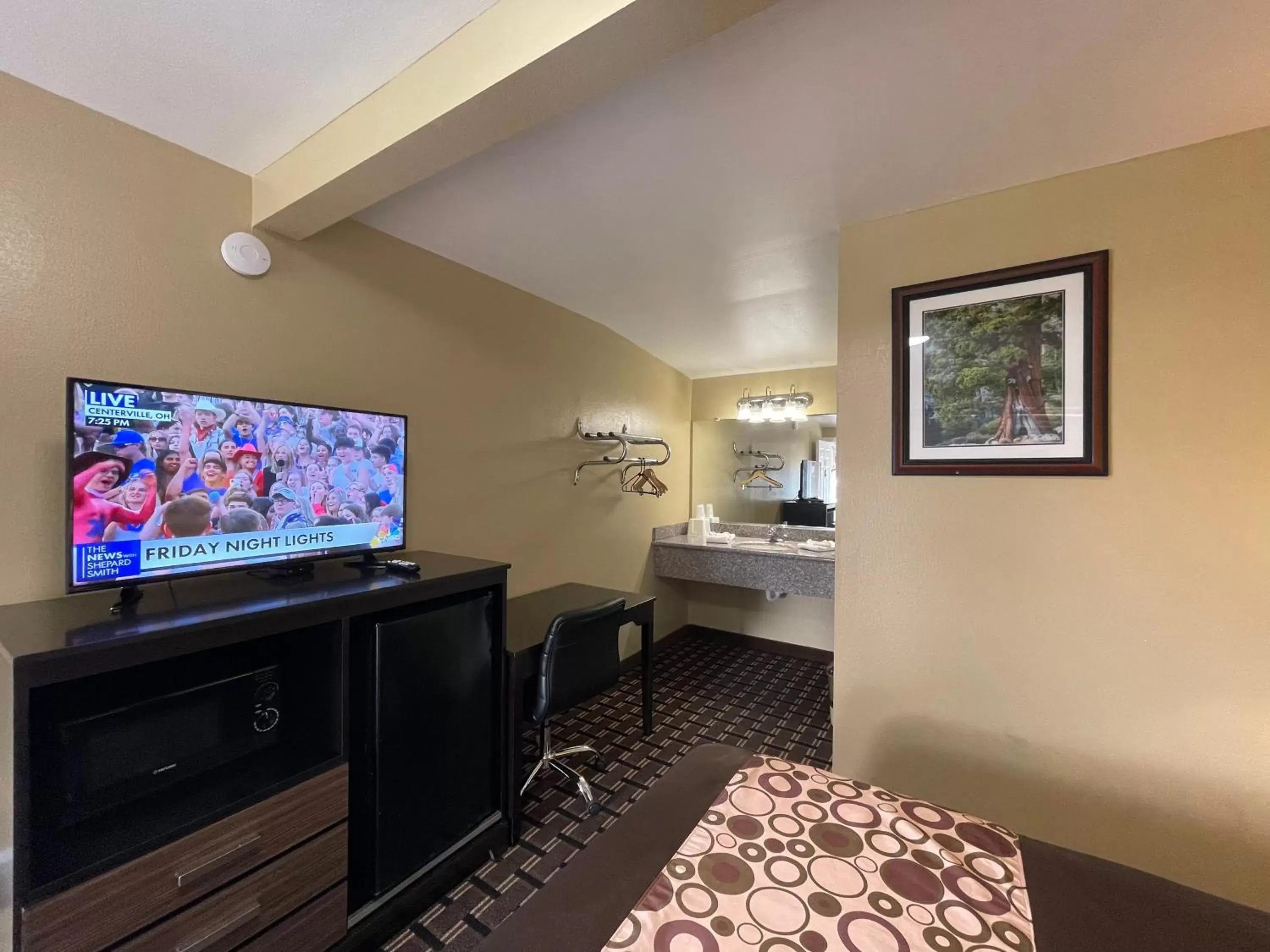 TV/Entertainment Center in Beverly Lodge