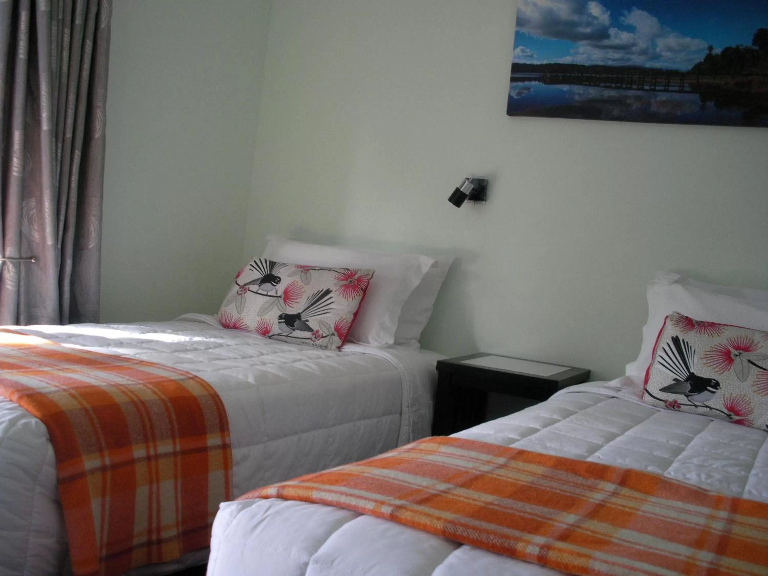 Bed in Mahinapua Retreat B&B