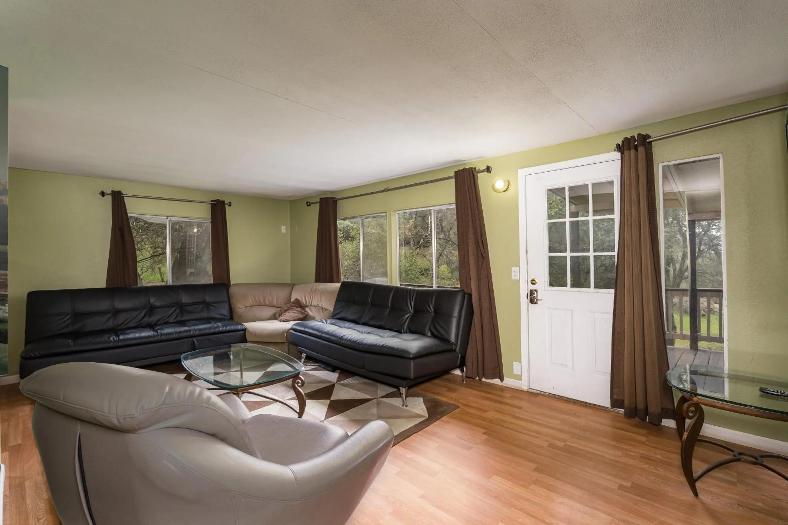 Mountain Trail Lodge and Vacation Rentals