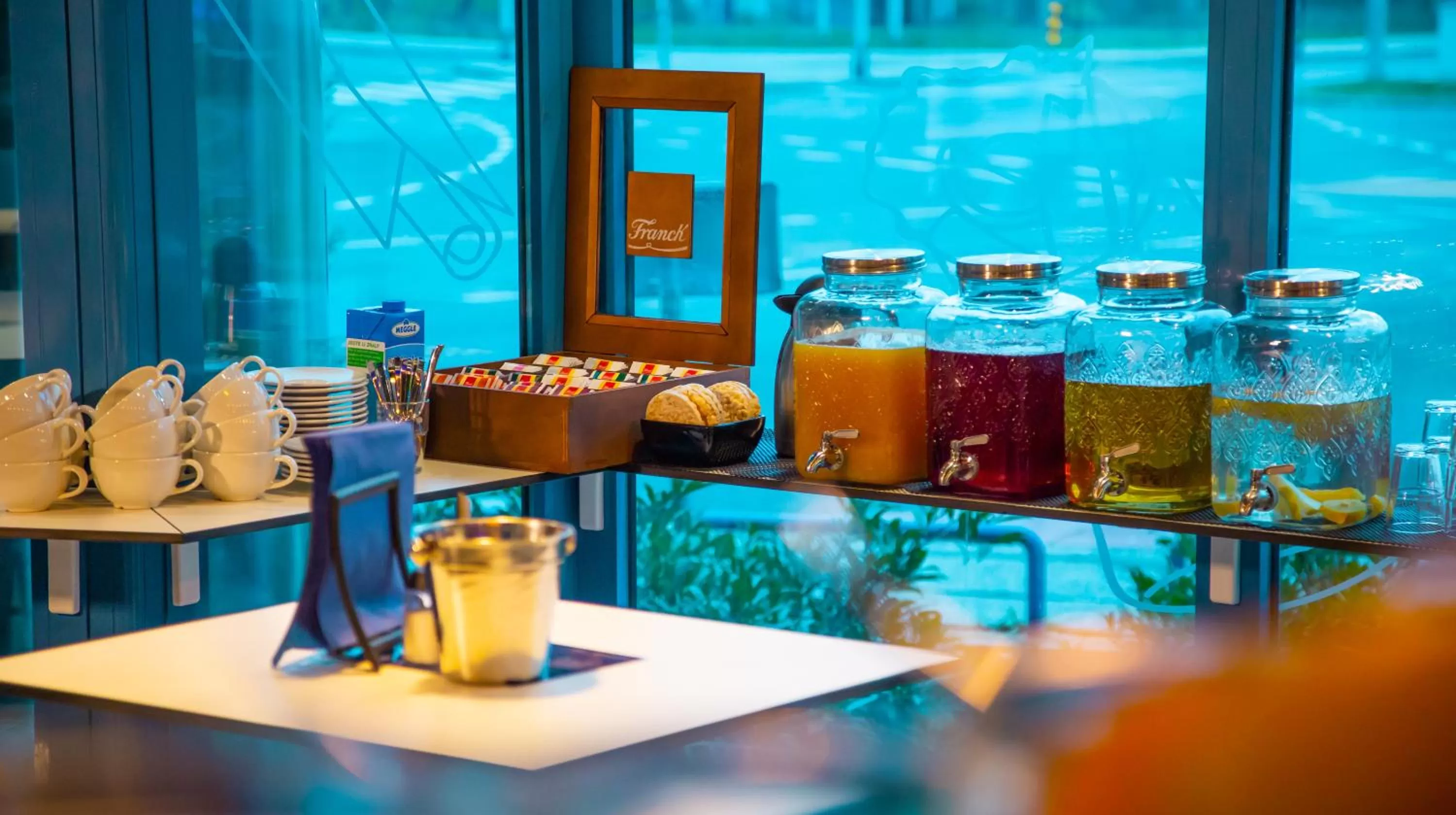 Breakfast in Hotel Blue