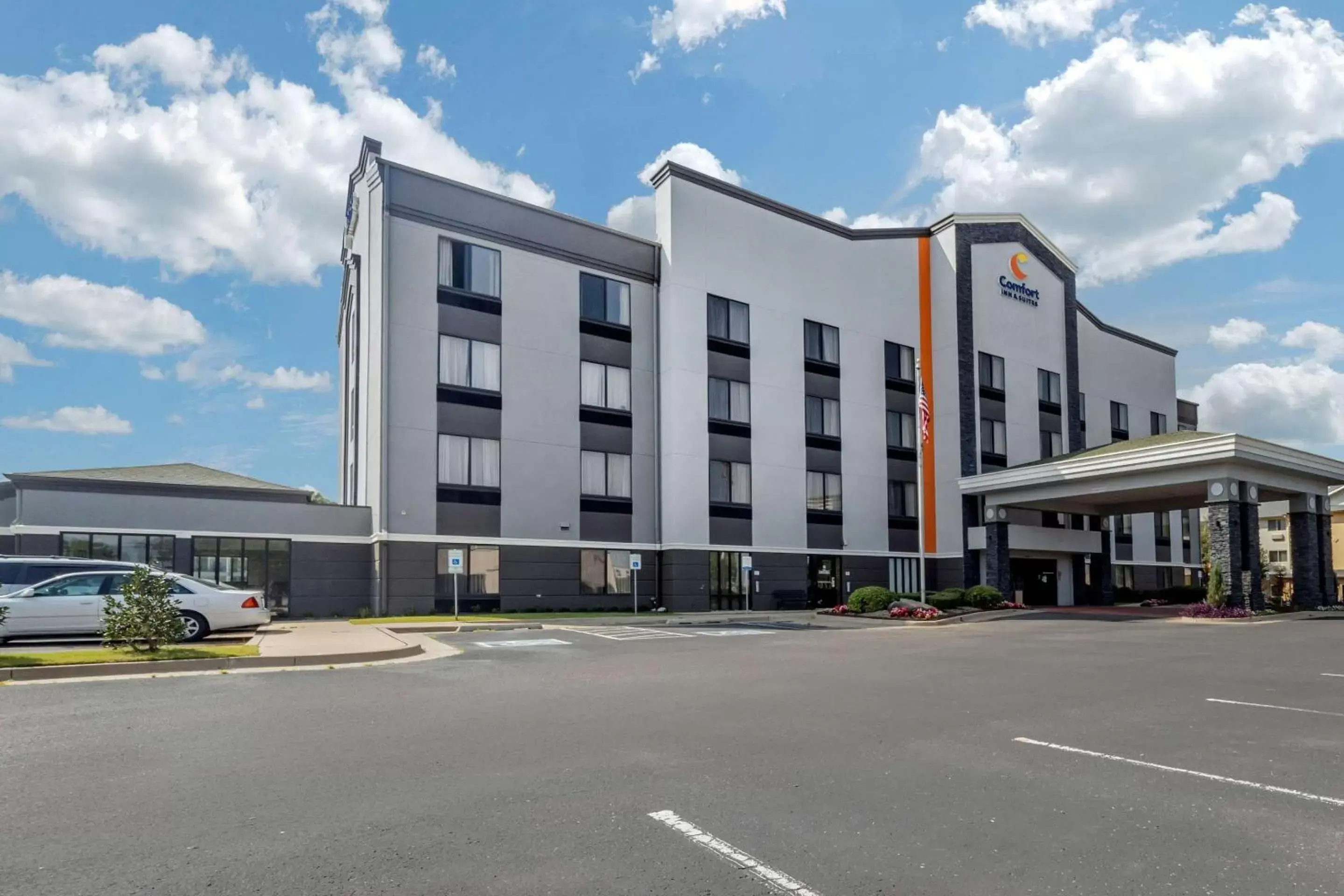 Property Building in Comfort Inn and Suites Quail Springs