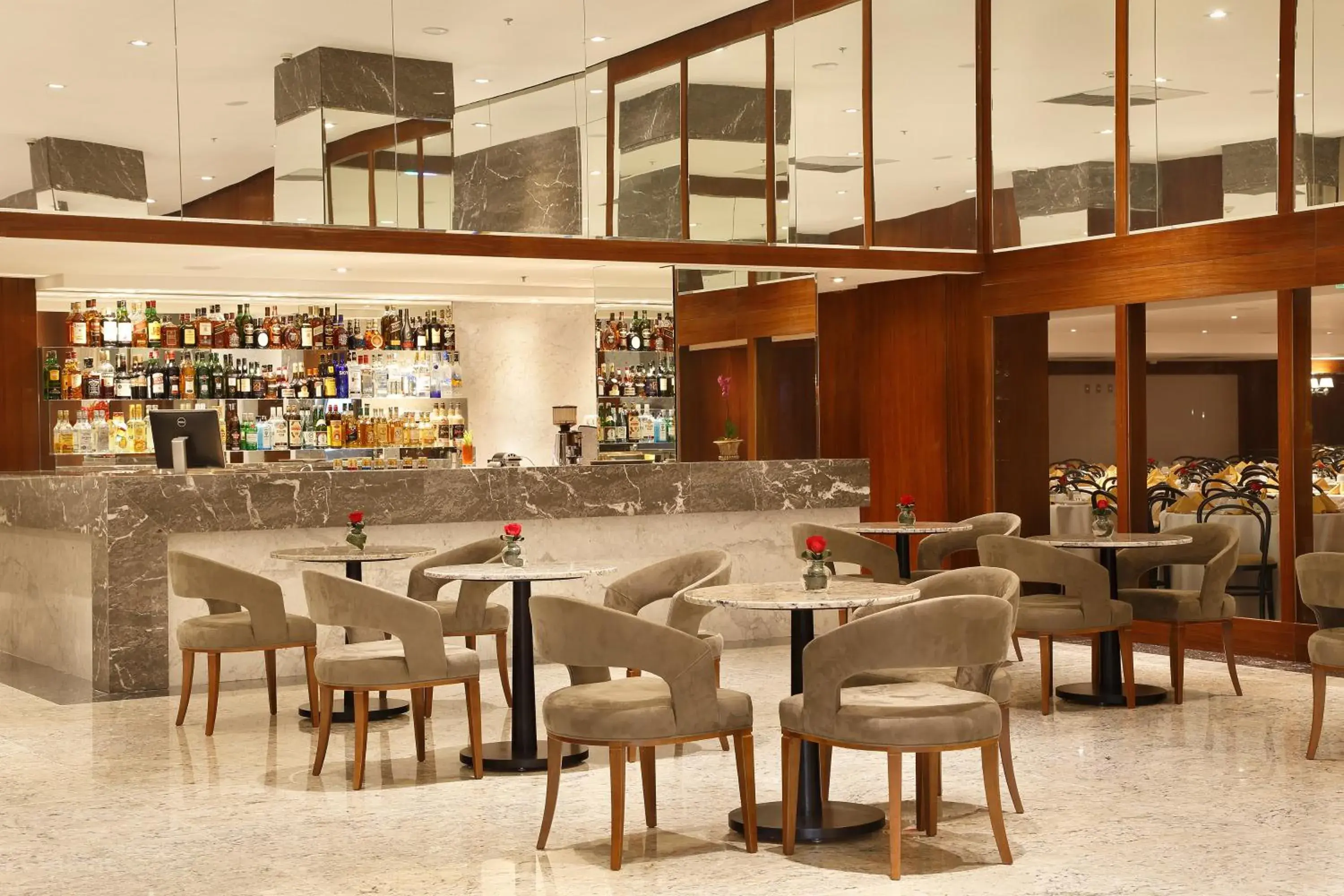 Lounge or bar, Restaurant/Places to Eat in Windsor Oceanico Hotel