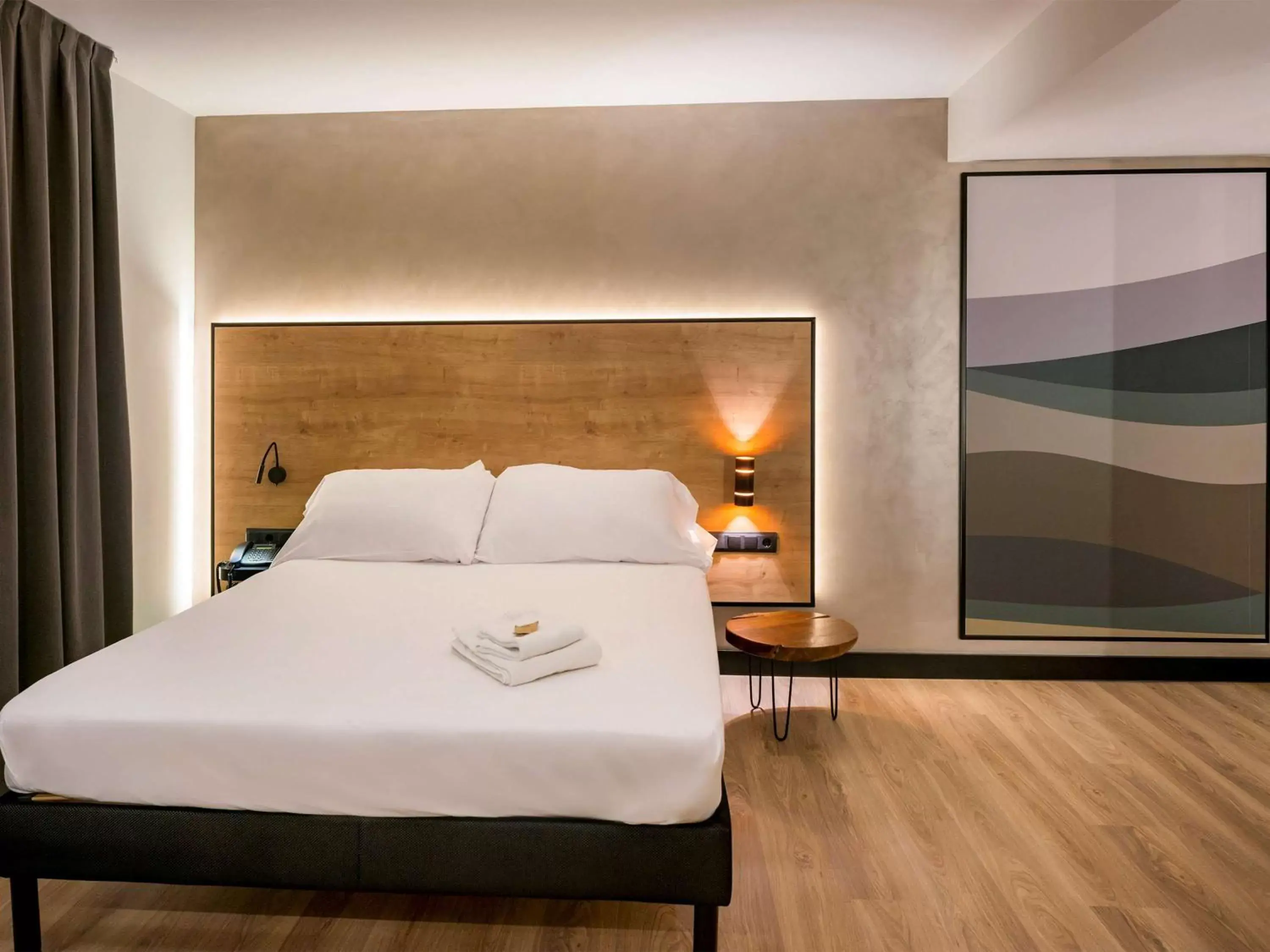 Photo of the whole room, Bed in Ibis Styles Figueres Ronda