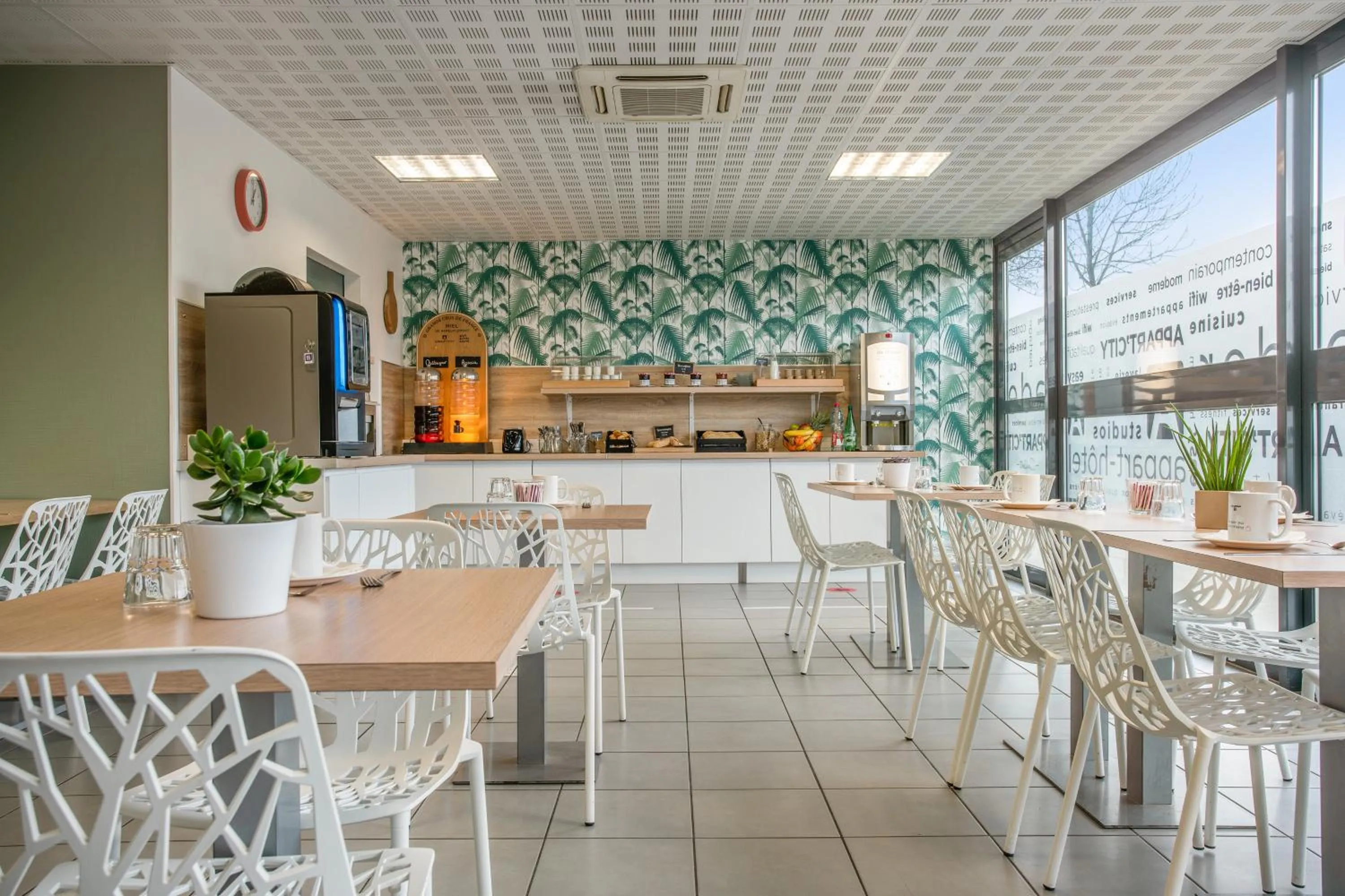 Breakfast in Appart'City Classic Nîmes