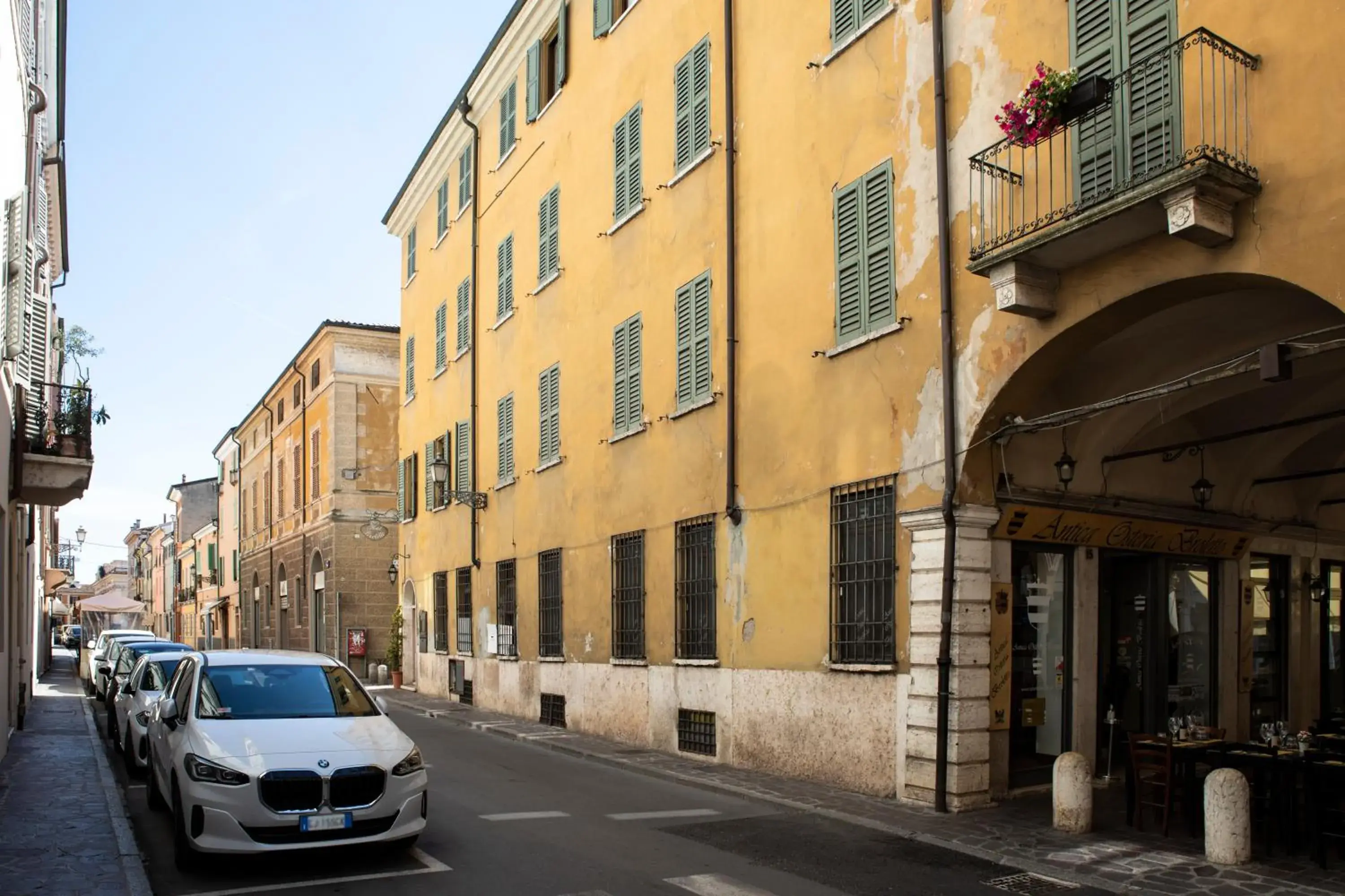 Property building in Hotel Broletto