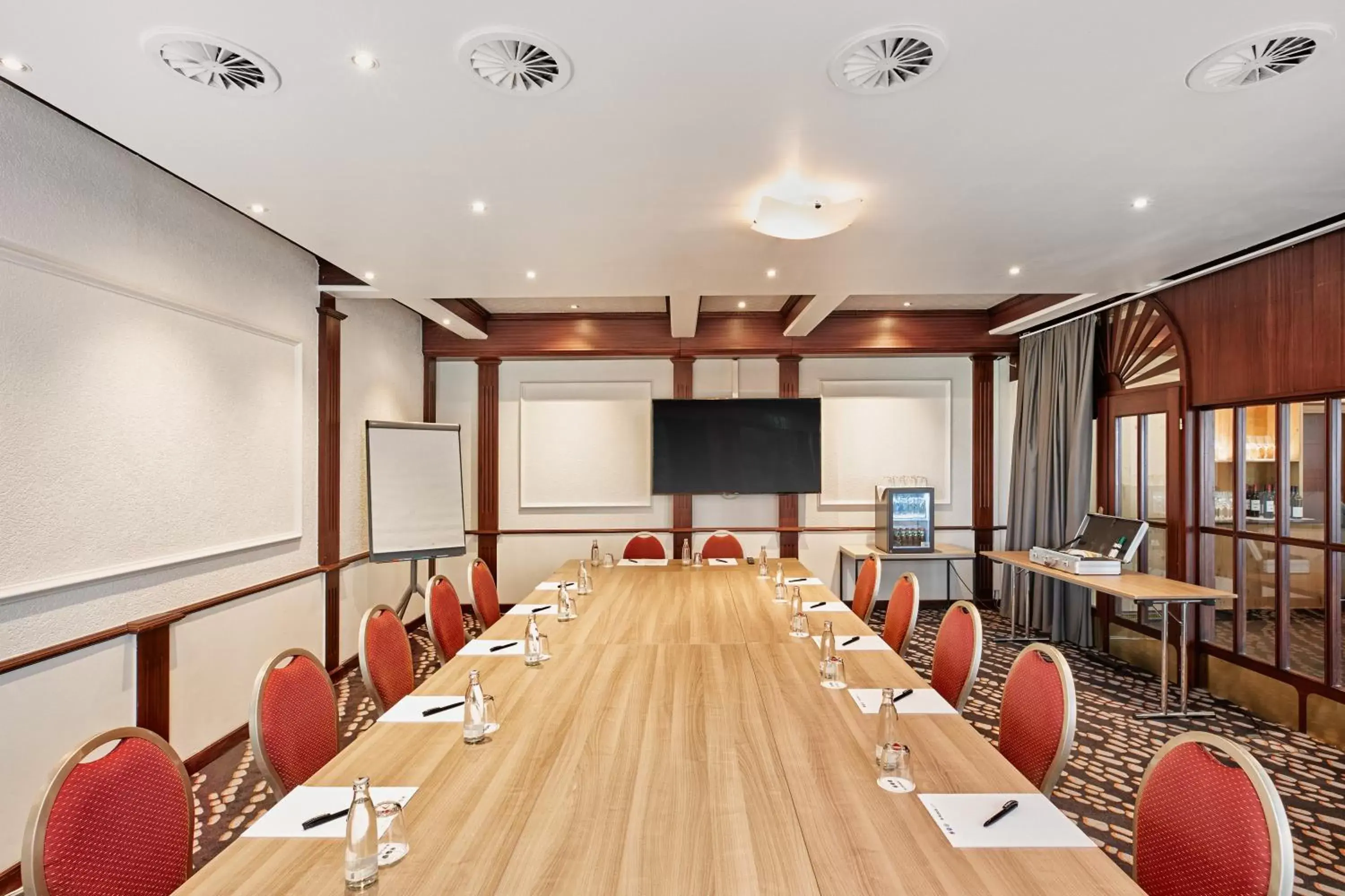 Business facilities in H+ Hotel Frankfurt Airport West