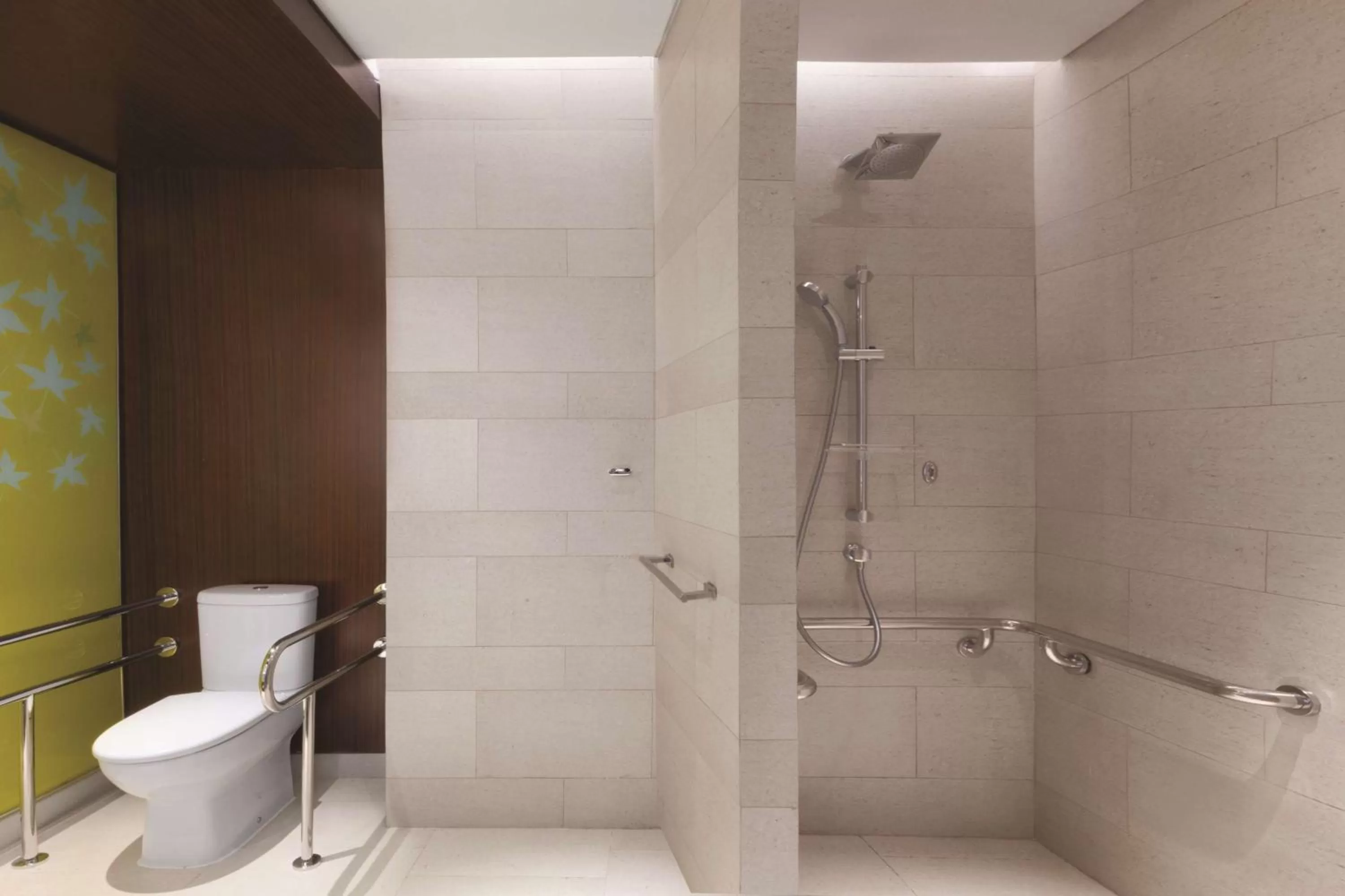 Bathroom in Hilton Garden Inn Shenzhen Bao'an