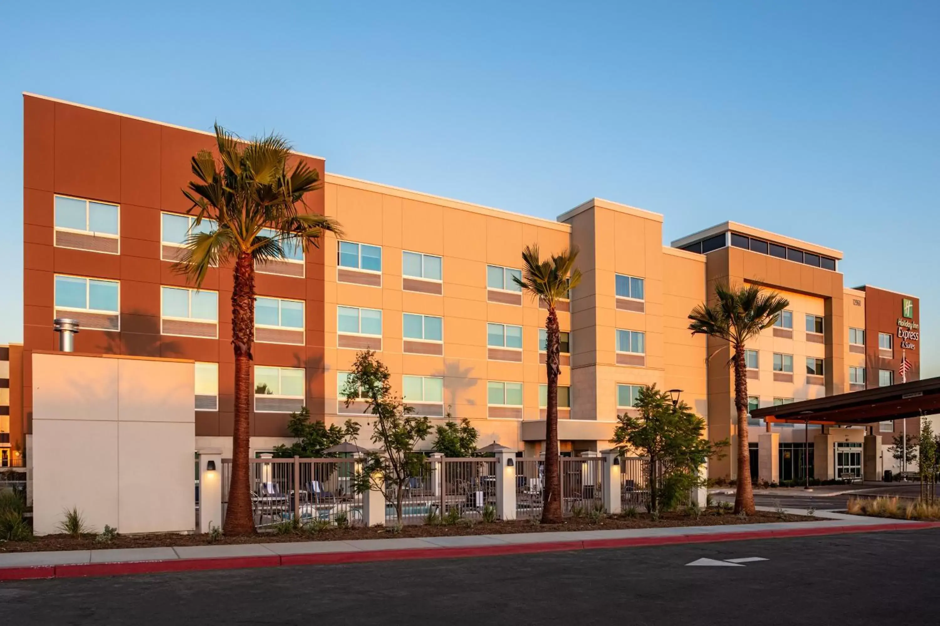 Property building in Holiday Inn Express & Suites - Moreno Valley - Riverside by IHG Property building in Holiday Inn Express & Suites - Moreno Valley - Riverside by IHG
