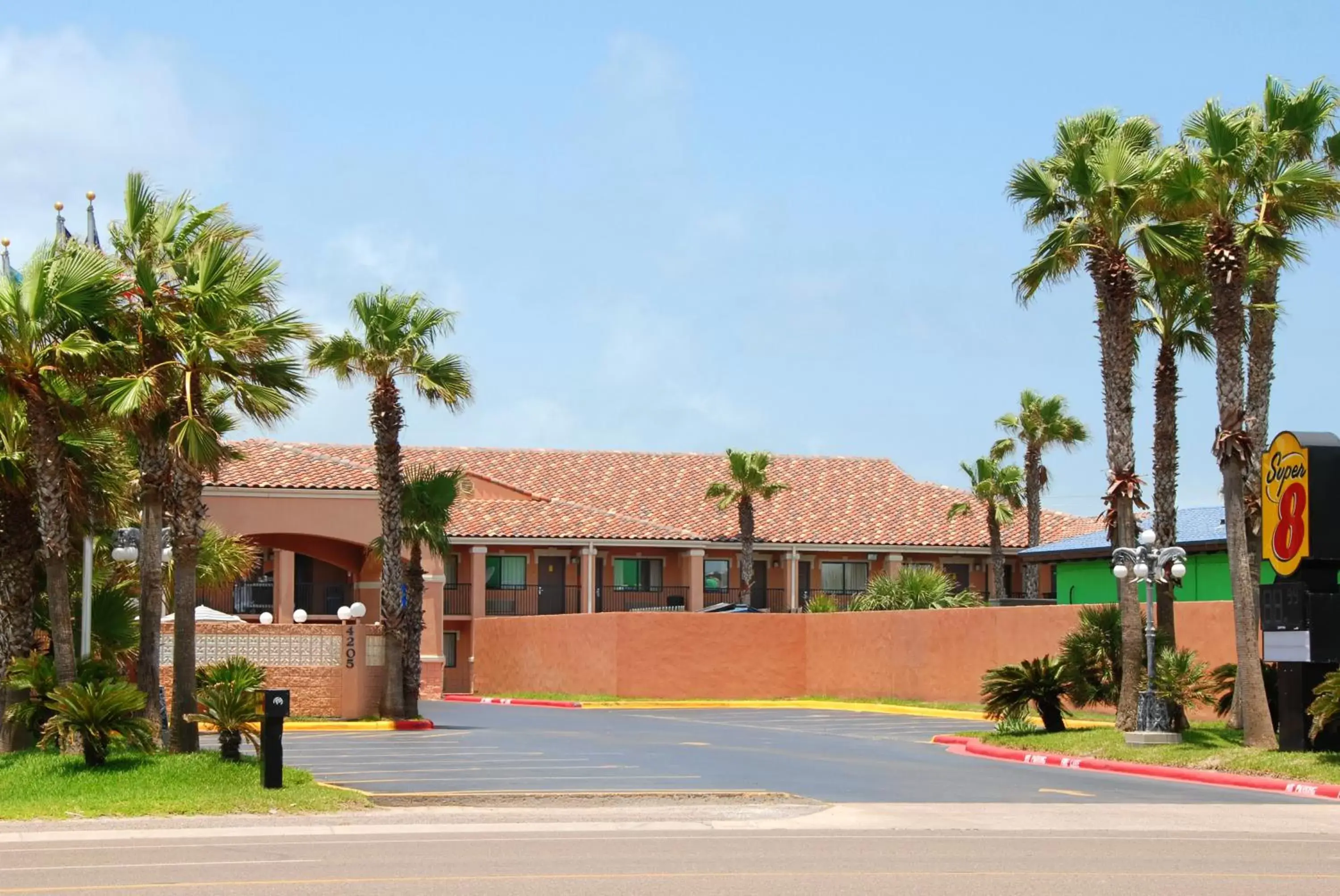 Facade/entrance, Property Building in Super 8 by Wyndham South Padre Island