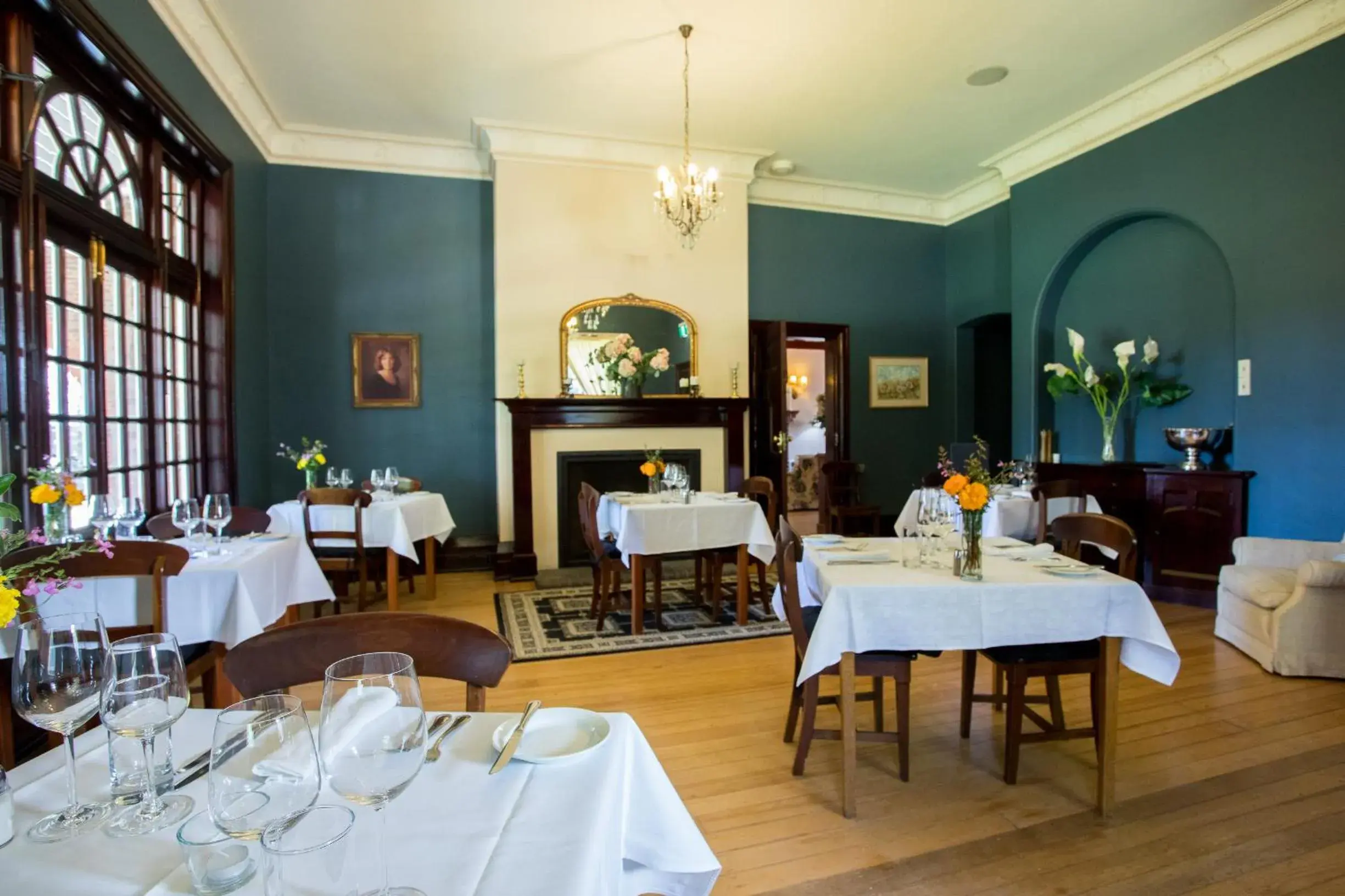 Dinner, Restaurant/Places to Eat in Petersons Armidale Winery and Guesthouse