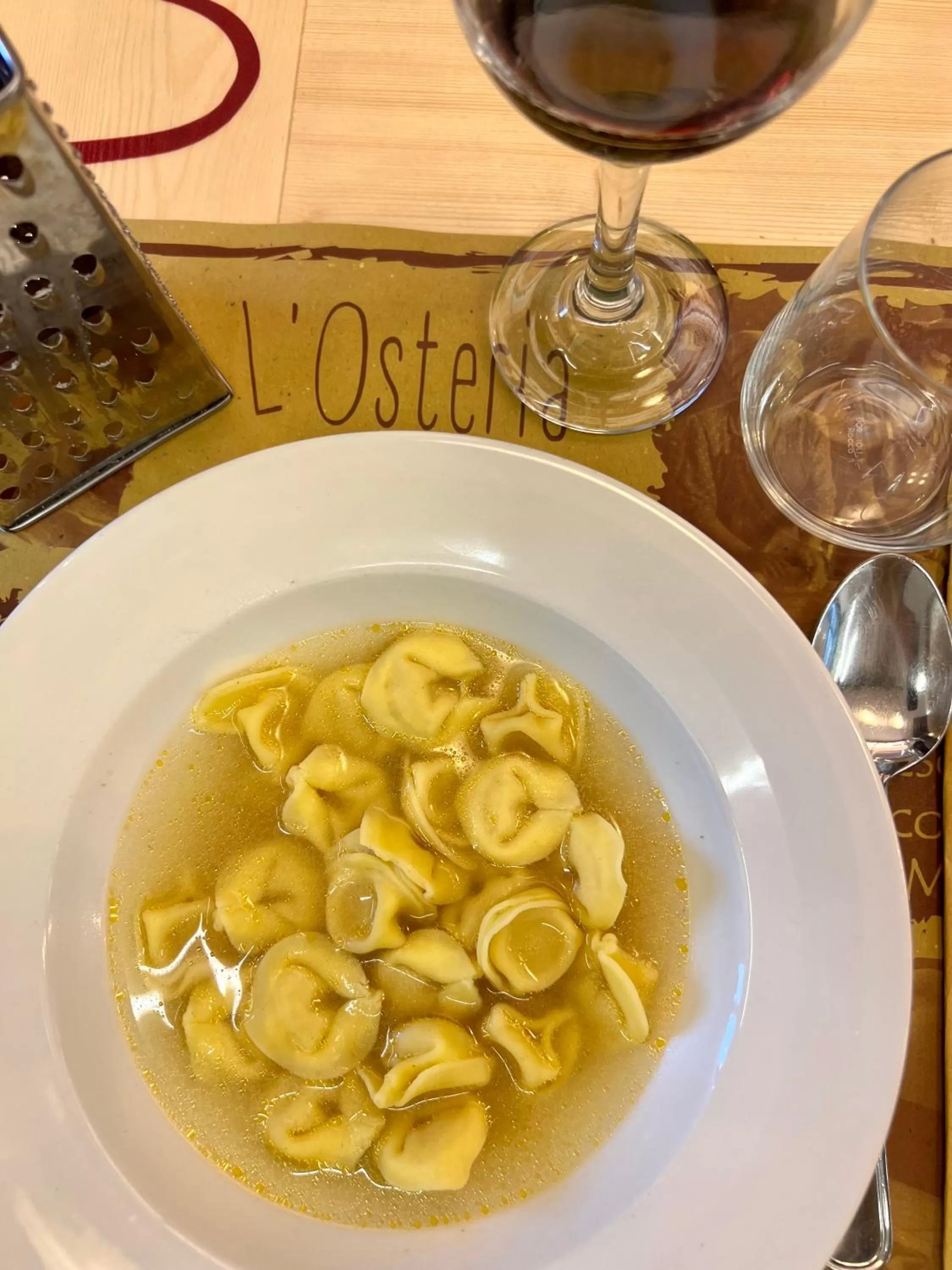 Restaurant/places to eat in Rainbow Hotel Depandance Joli