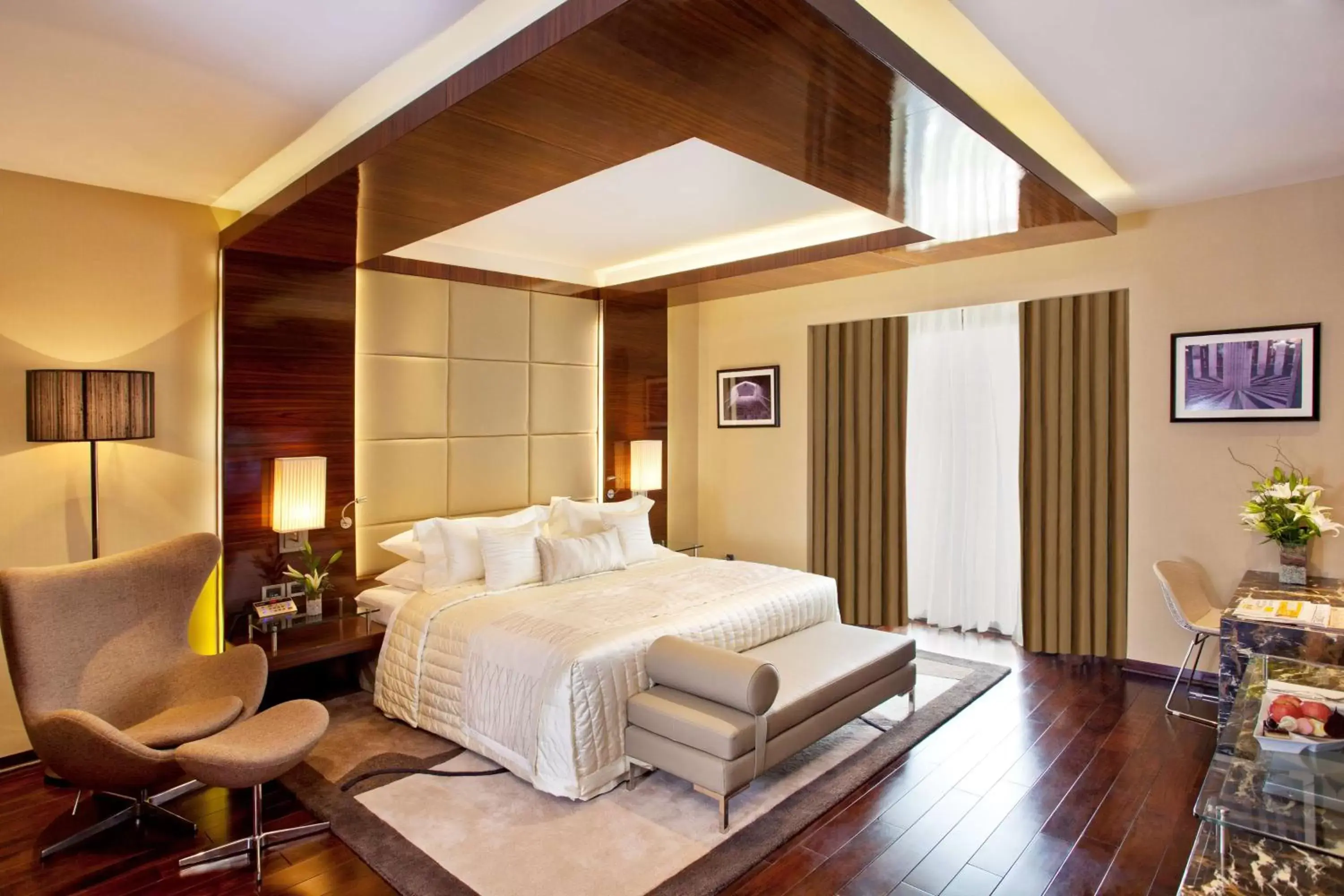 Photo of the whole room, Bed in Radisson Blu Plaza Delhi Airport