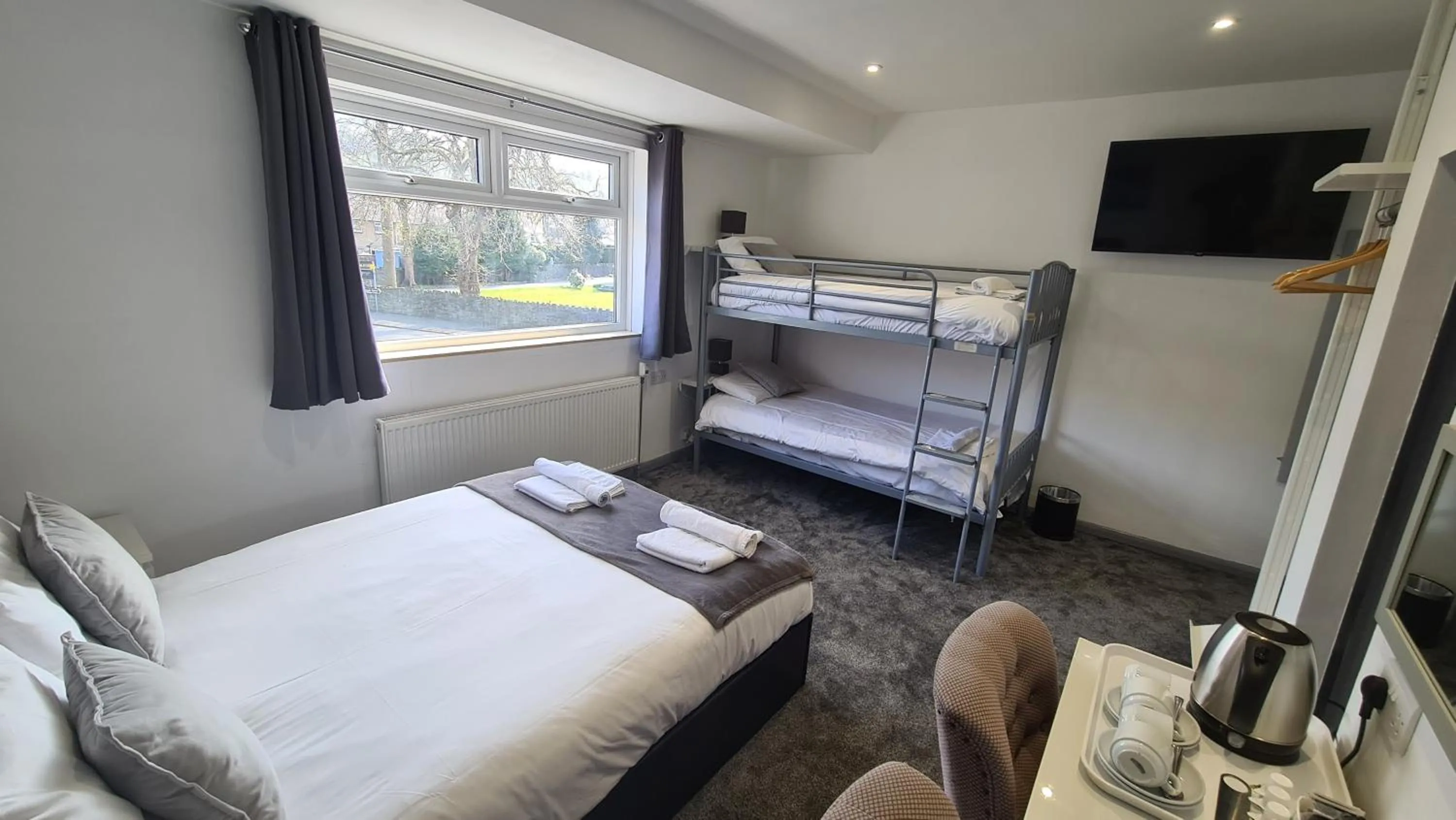 Bed in Y Gwynedd Inn