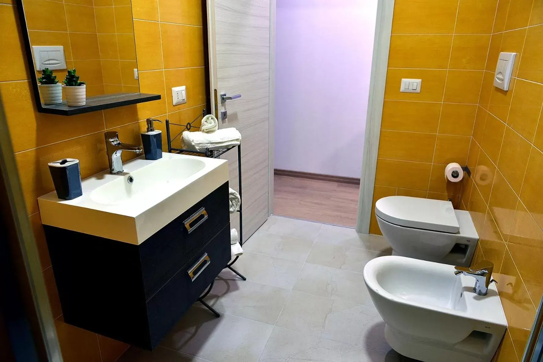 Toilet, Bathroom in Il triclinio B&B