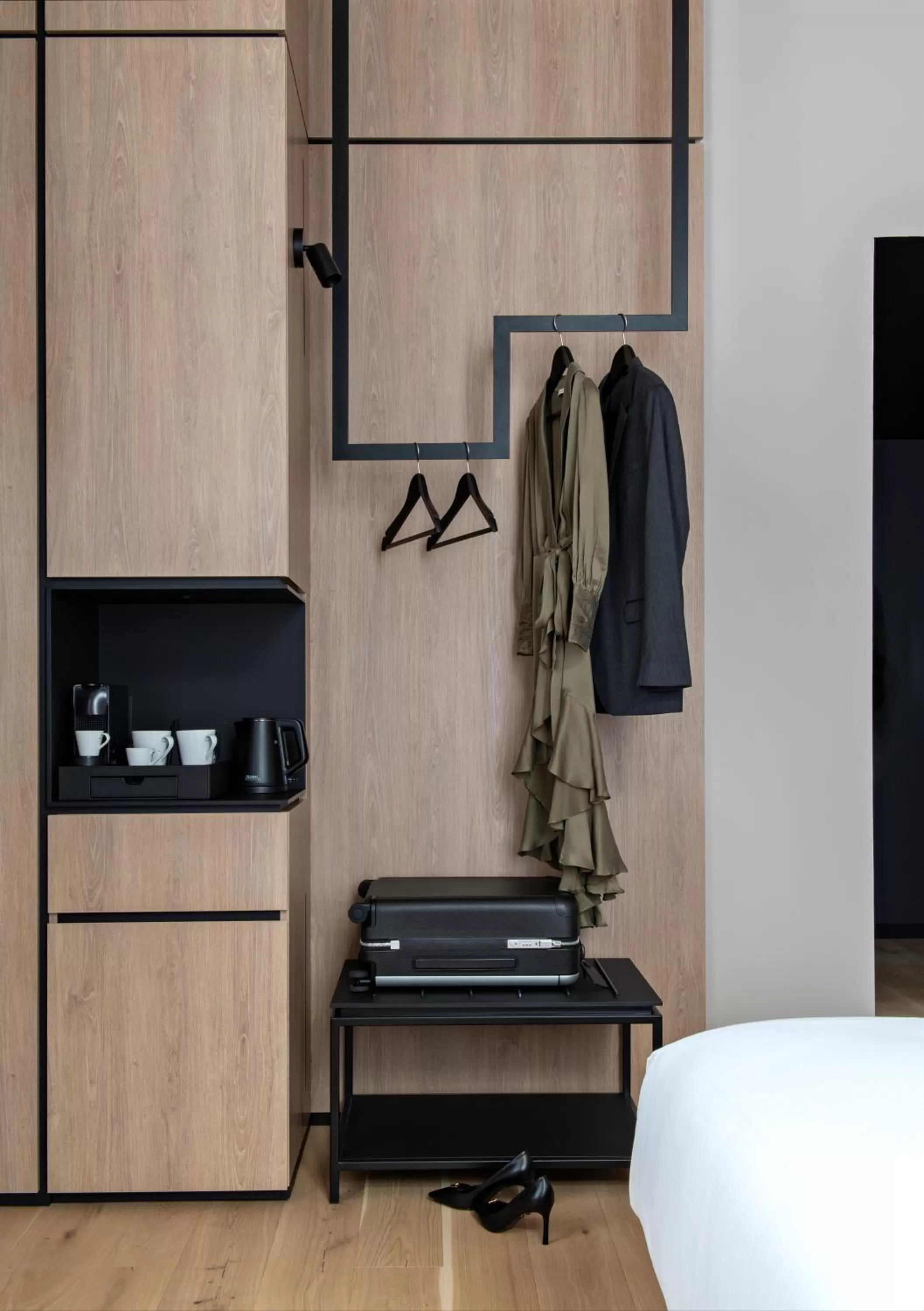 Coffee/tea facilities in Hôtel LÉONOR the place to live