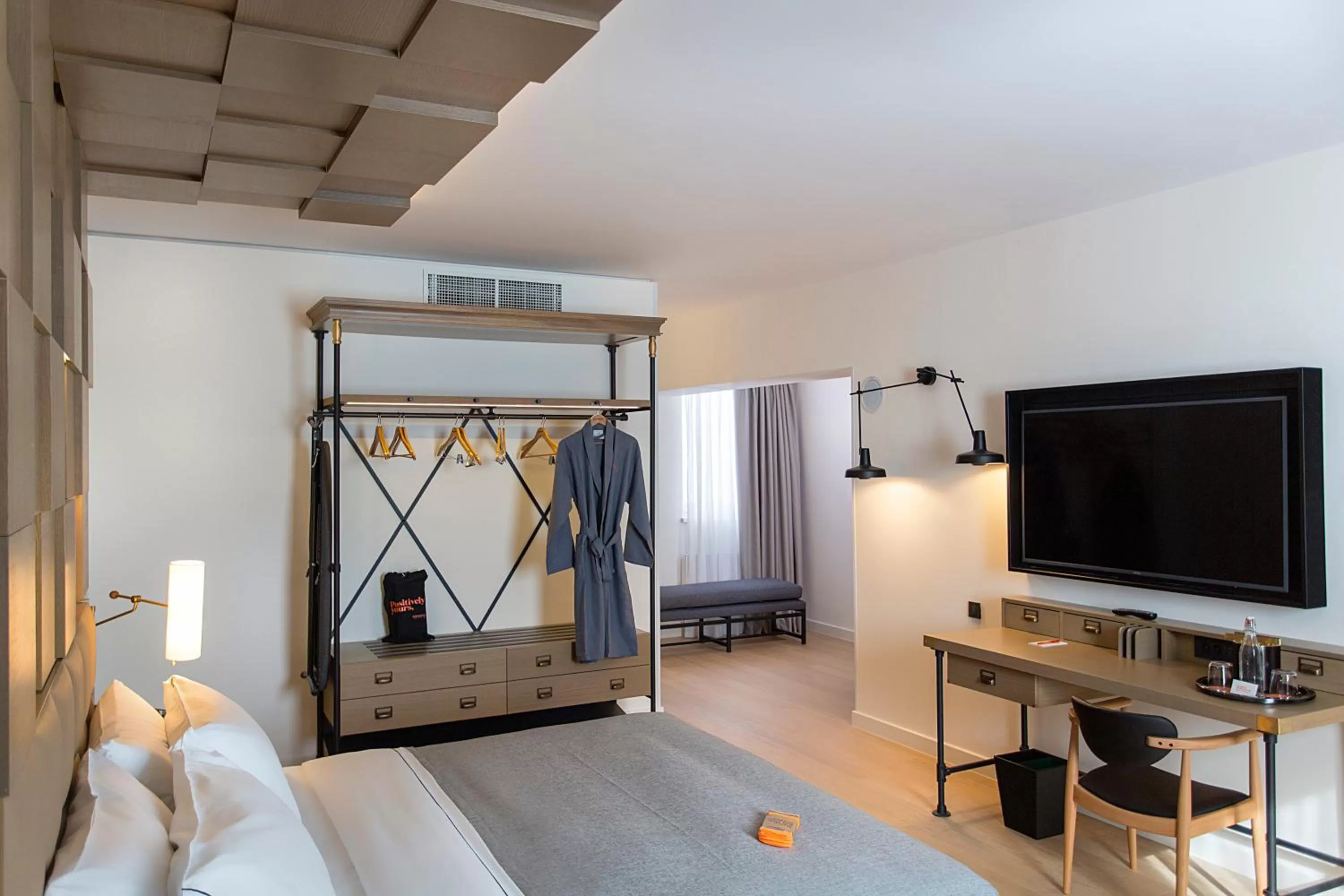 TV and multimedia, Bed in Canopy by Hilton Zagreb City Centre