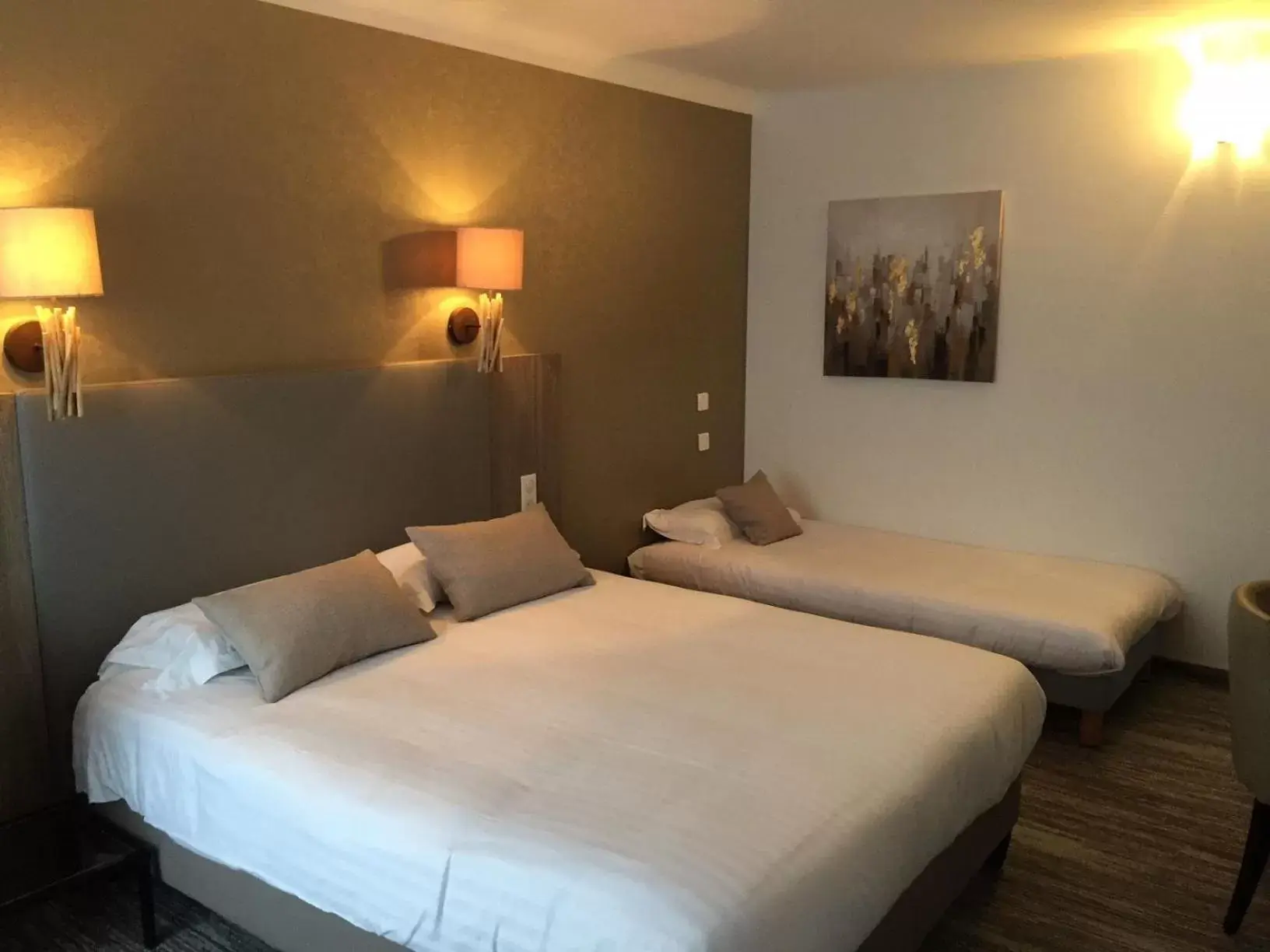 Bedroom, Bed in Le Galion Hotel et Restaurant Canet Plage - Logis