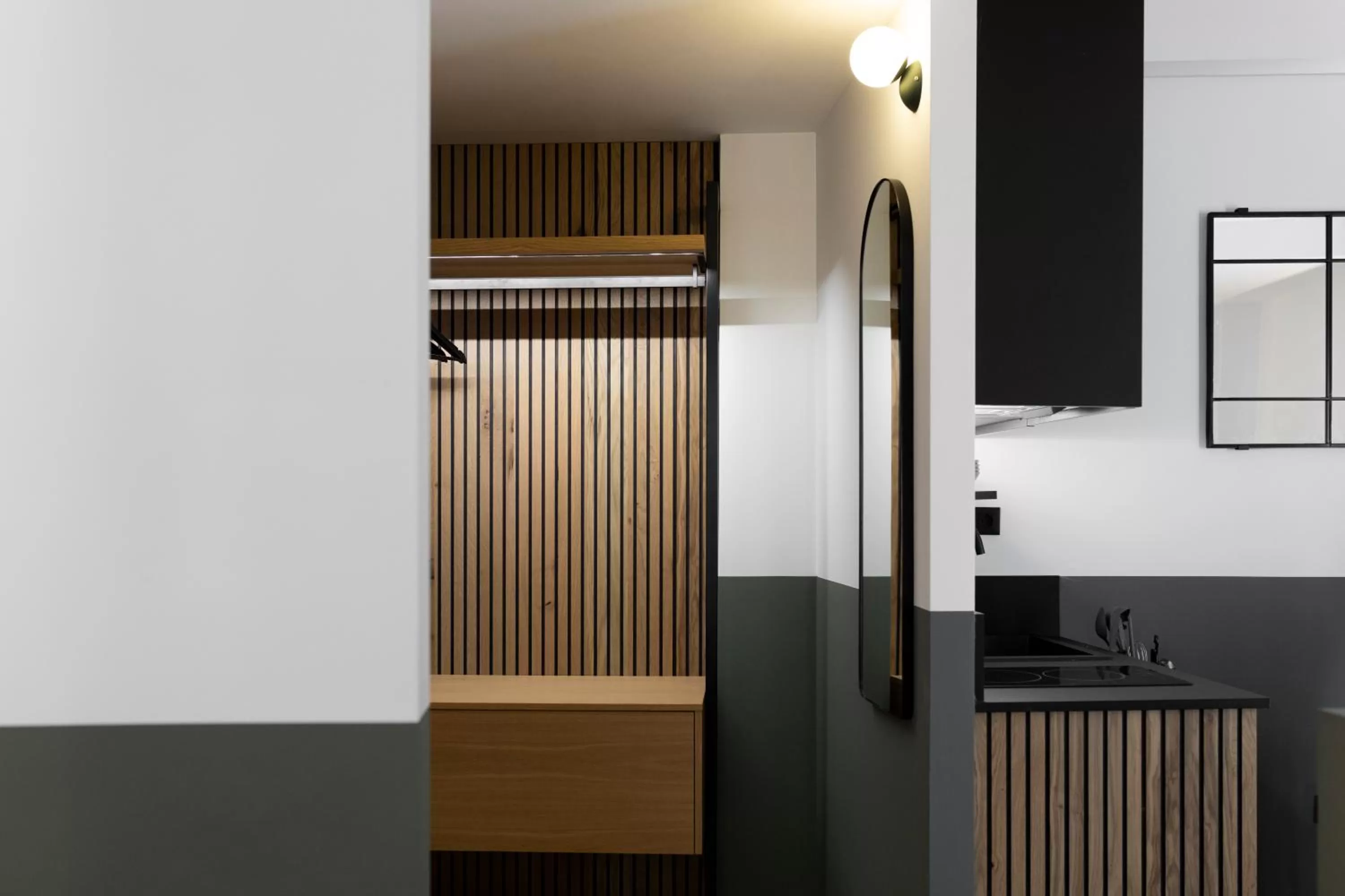 wardrobe in Doña Lola Alojamientos Boutique