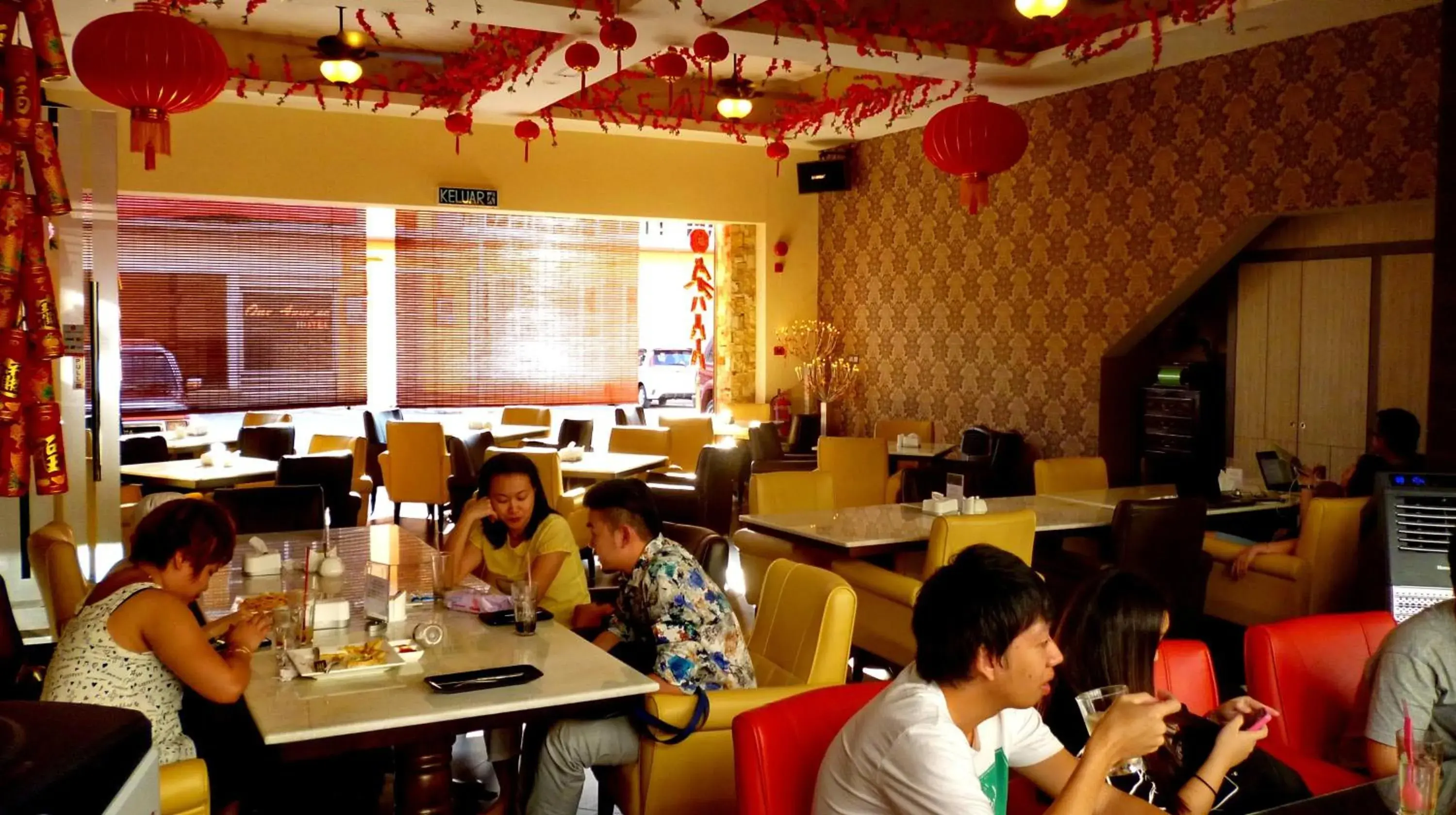 Restaurant/places to eat in My Dream Hotel Restaurant/places to eat in My Dream Hotel