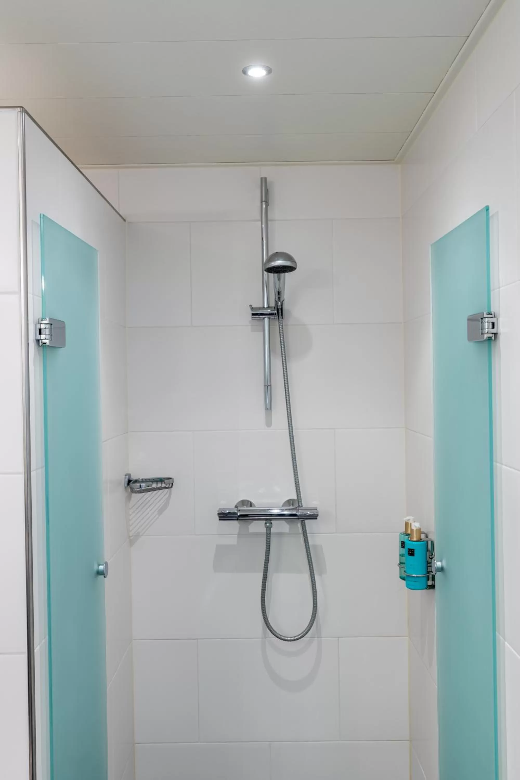 Shower, Bathroom in Hotel ter Duyn