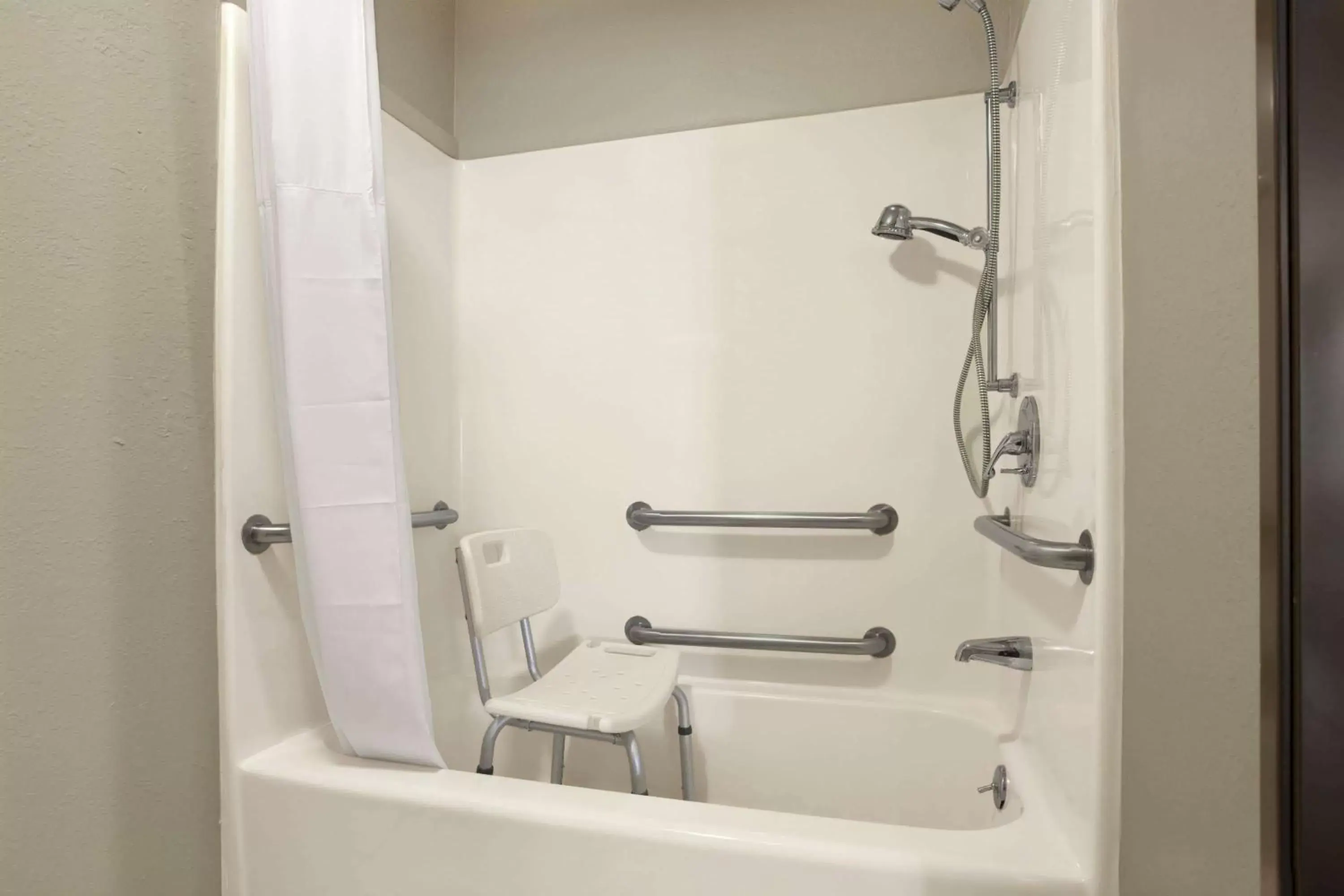 Bathroom in Days Inn by Wyndham Sheridan Bathroom in Days Inn by Wyndham Sheridan